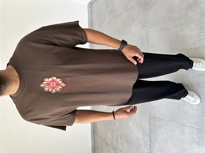 Kahve Renk Ethnic Nakış Ve Pantch Detaylı Oversize Kesim T-Shirt