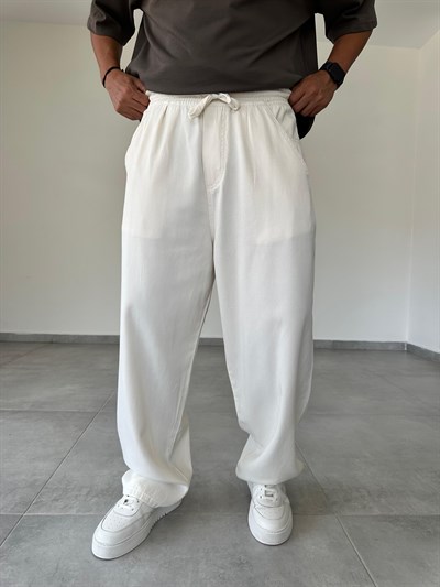 Beyaz Renk Bol Kesim Gabardin Baggy