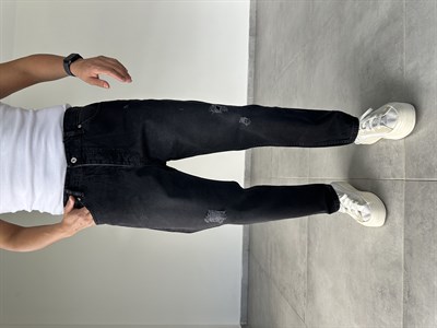 Siyah Renk Eskitme Ve Yırtık Detaylı Boyfriend Kot Pantolon