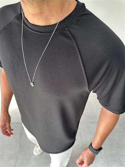 Siyah Renk Reglan Kol Detaylı Rahat Kesim T-Shirt