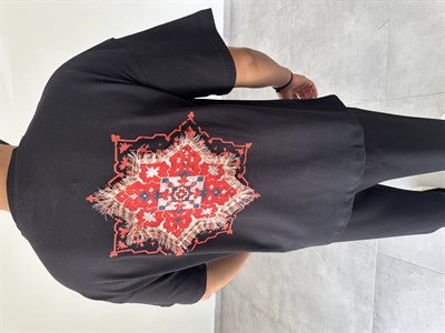Siyah Renk Ethnic Nakış Ve Pantch Detaylı Oversize Kesim T-Shirt