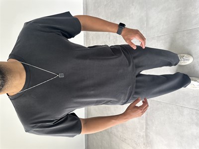 Siyah Renk  Rahat Kesim Kupra Kumaş T-Shirt