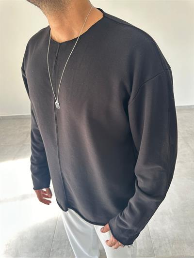 Siyah Renk Kesik Yaka Ve Dikiş Detaylı Oversize Kesim Sweatshirt