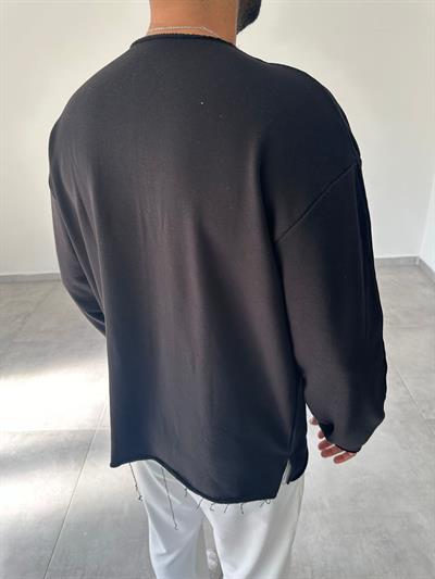 Siyah Renk Kesik Yaka Ve Dikiş Detaylı Oversize Kesim Sweatshirt