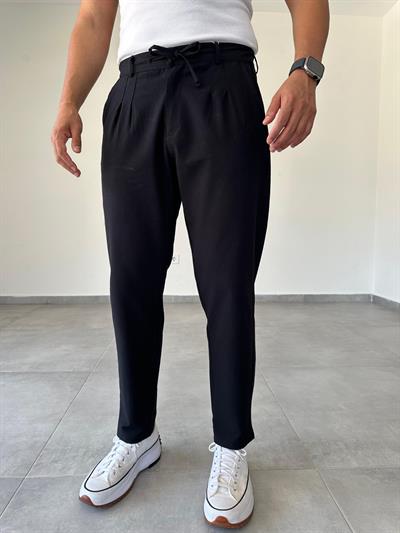 Siyah Renk Ön Kısmı Pile Detaylı Boyfriend Kesim Keten Pantolon