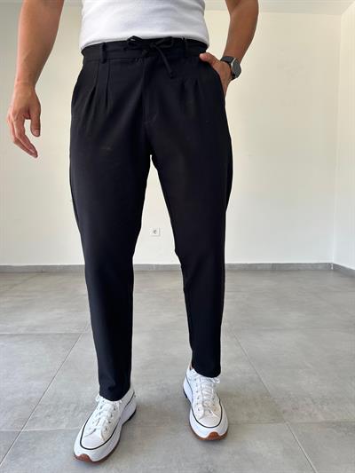 Siyah Renk Ön Kısmı Pile Detaylı Boyfriend Kesim Keten Pantolon