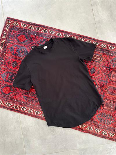 Siyah Renk Yanları Oval Kesim Basic T-Shirt