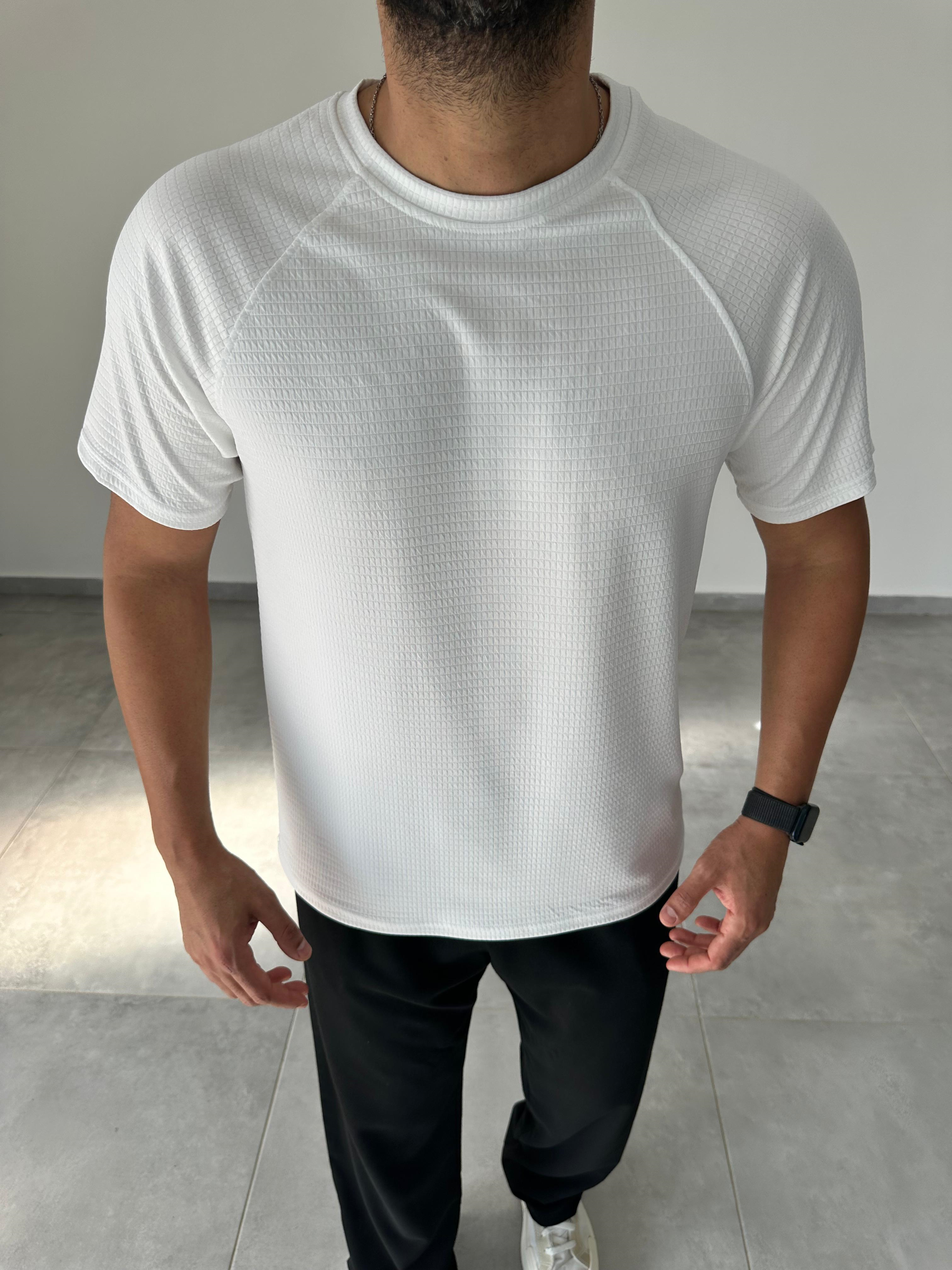 Beyaz Renk Reglan Kol Detaylı Rahat Kesim T-Shirt