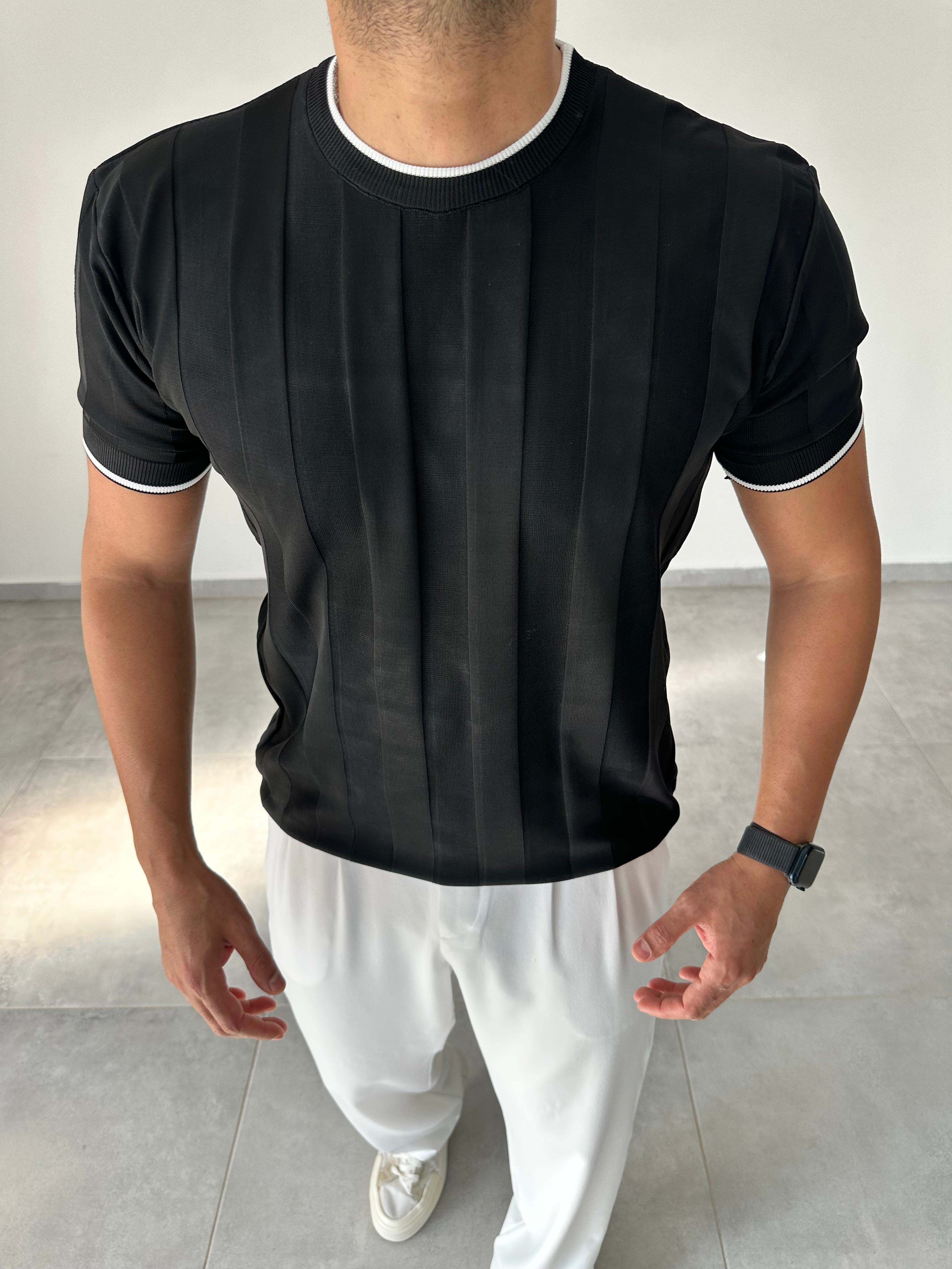 Yaka Ve Kol Kısmı Siyah Şerit Detaylı Beyaz Renk Basic T-Shirt
