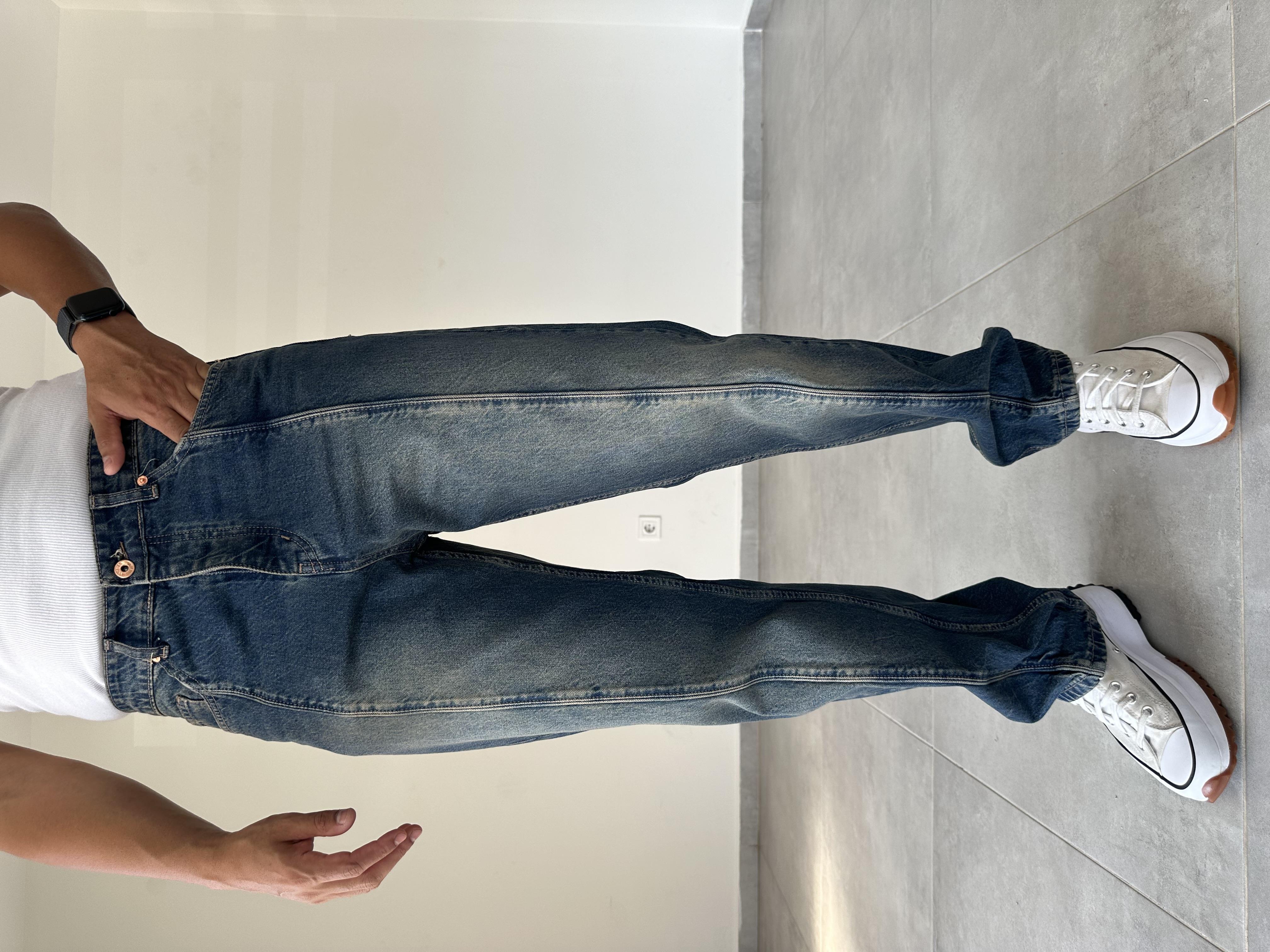Dikiş Detaylı Asit Yıkama Baggy Kesim Kot Pantolon