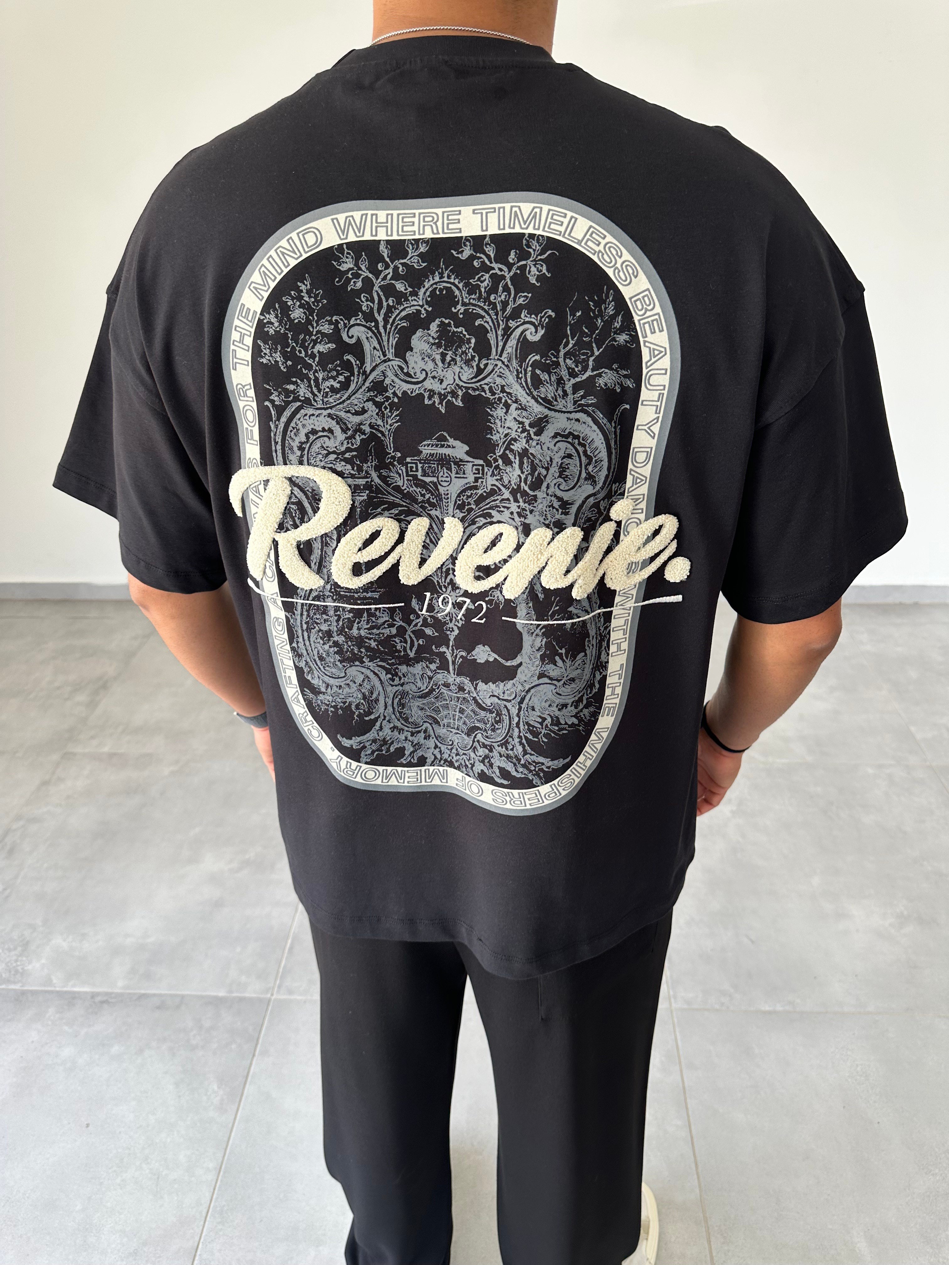 Siyah Renk Reverie Nakış Ve Pantch Detaylı Oversize Kesim T-Shirt