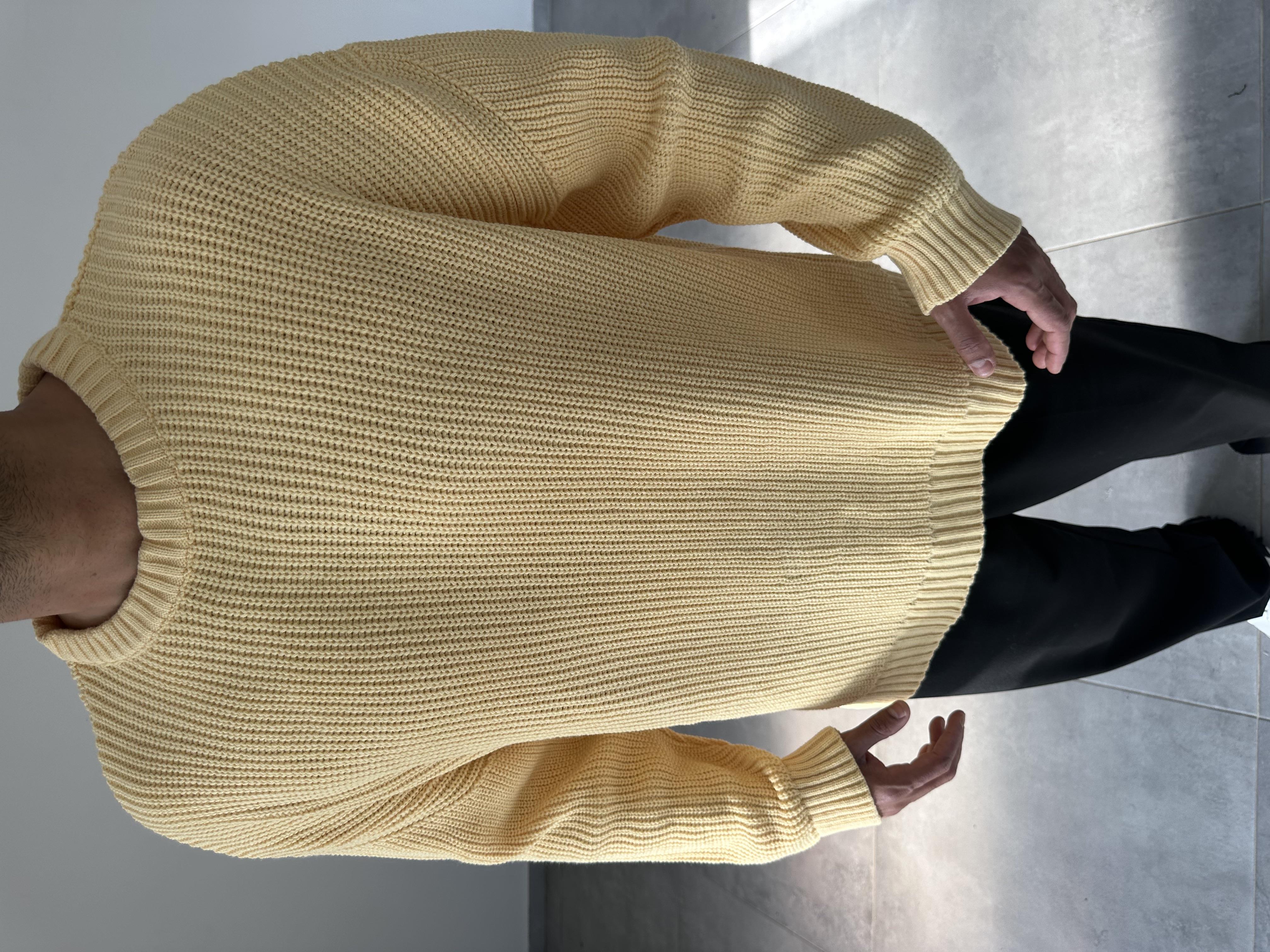 Sarı Renk Zincir Dikiş Detaylı Oversize Kesim Premium Örme Kazak