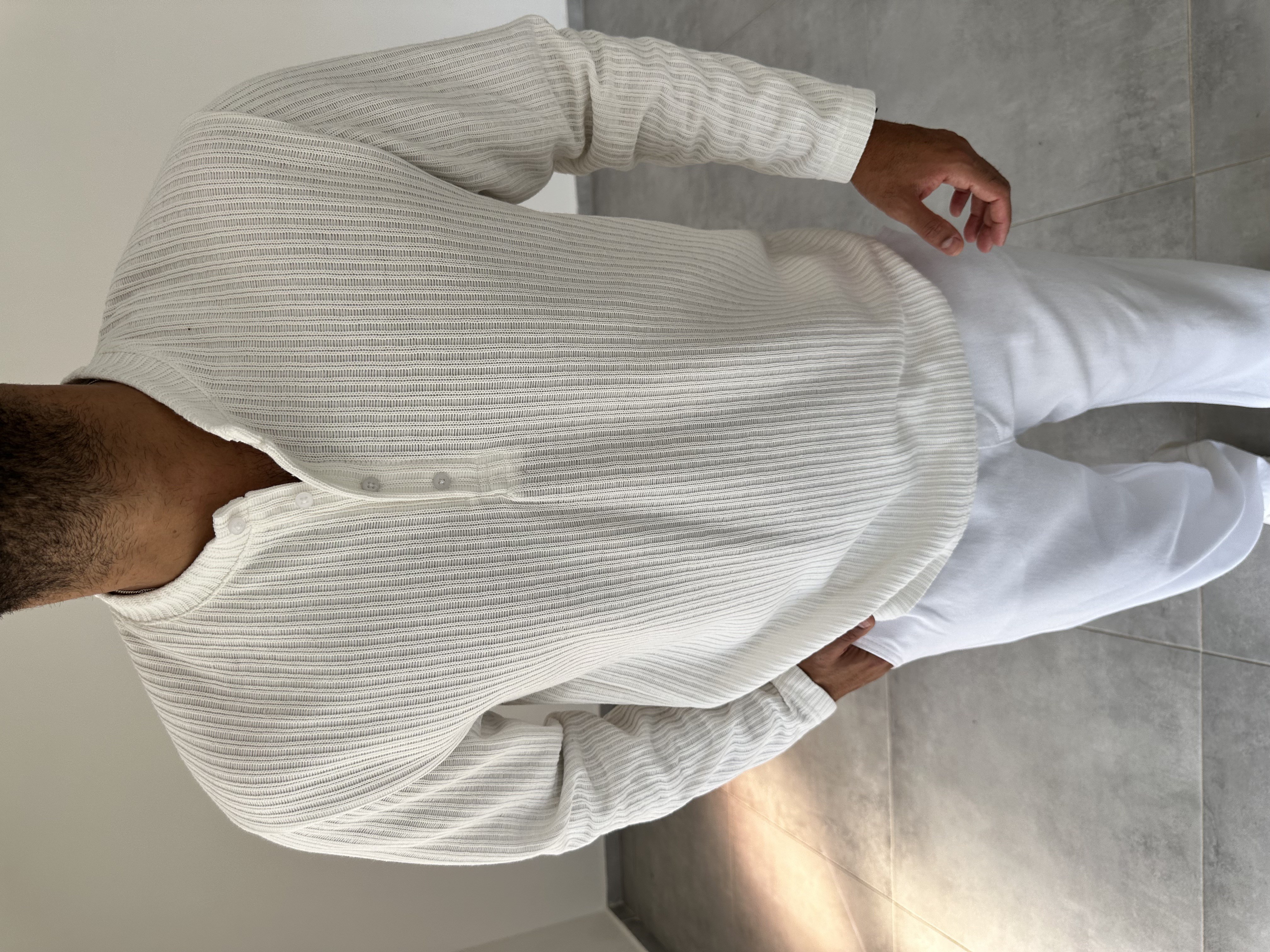 Ekru Renk Düğme Detaylı İnce Sweatshirt