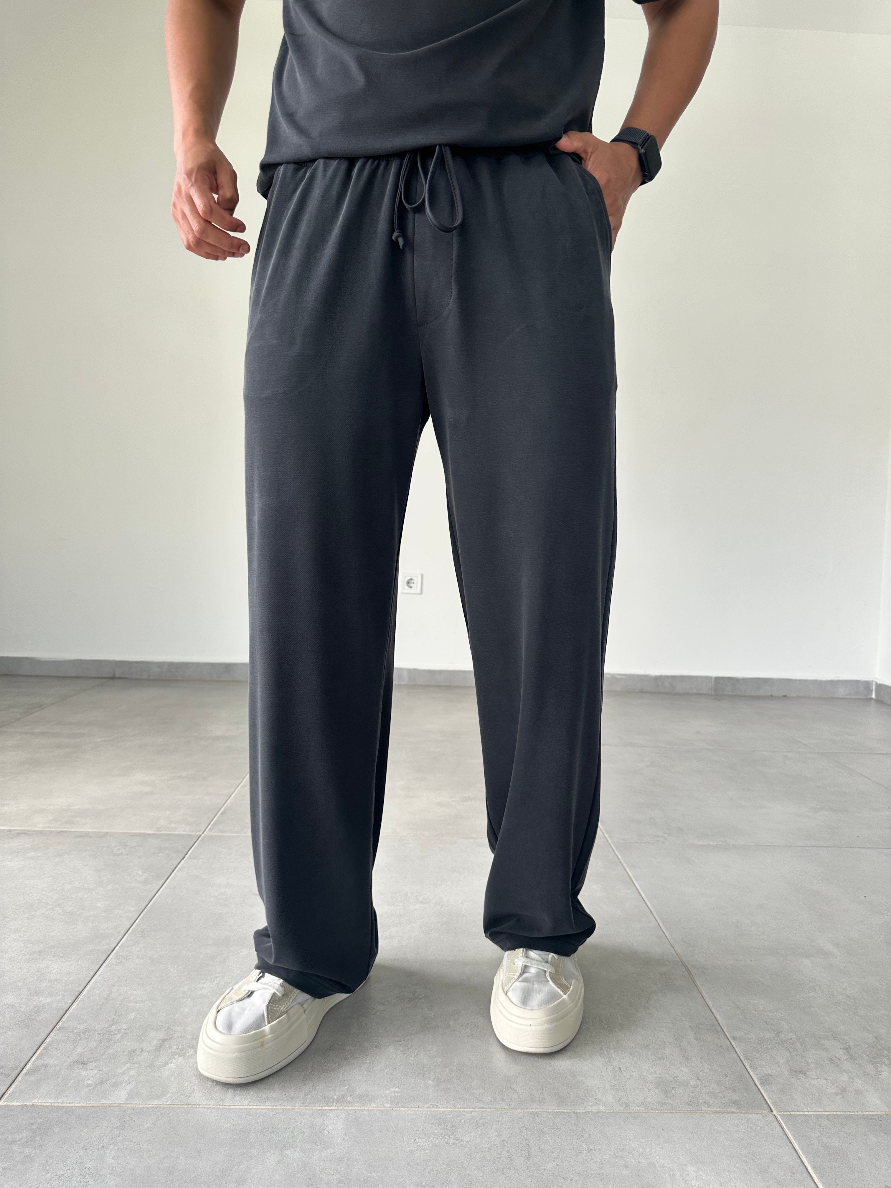 Siyah Renk  Rahat Kesim Kupra Kumaş Baggy Pantolon