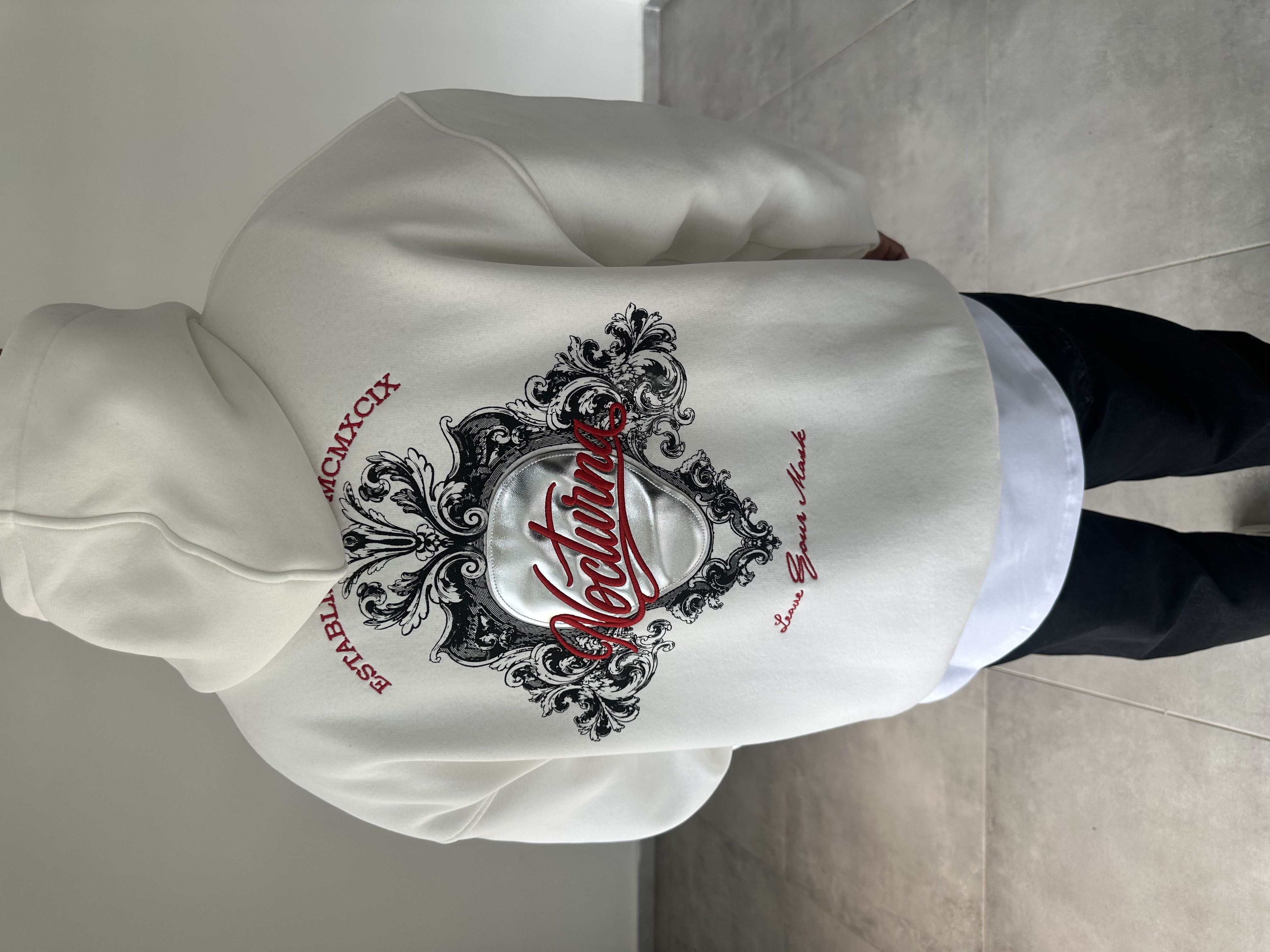 Beyaz Nocturna Pantch Ve Baskı Detaylı Premium Kapüşonlu Sweatshirt