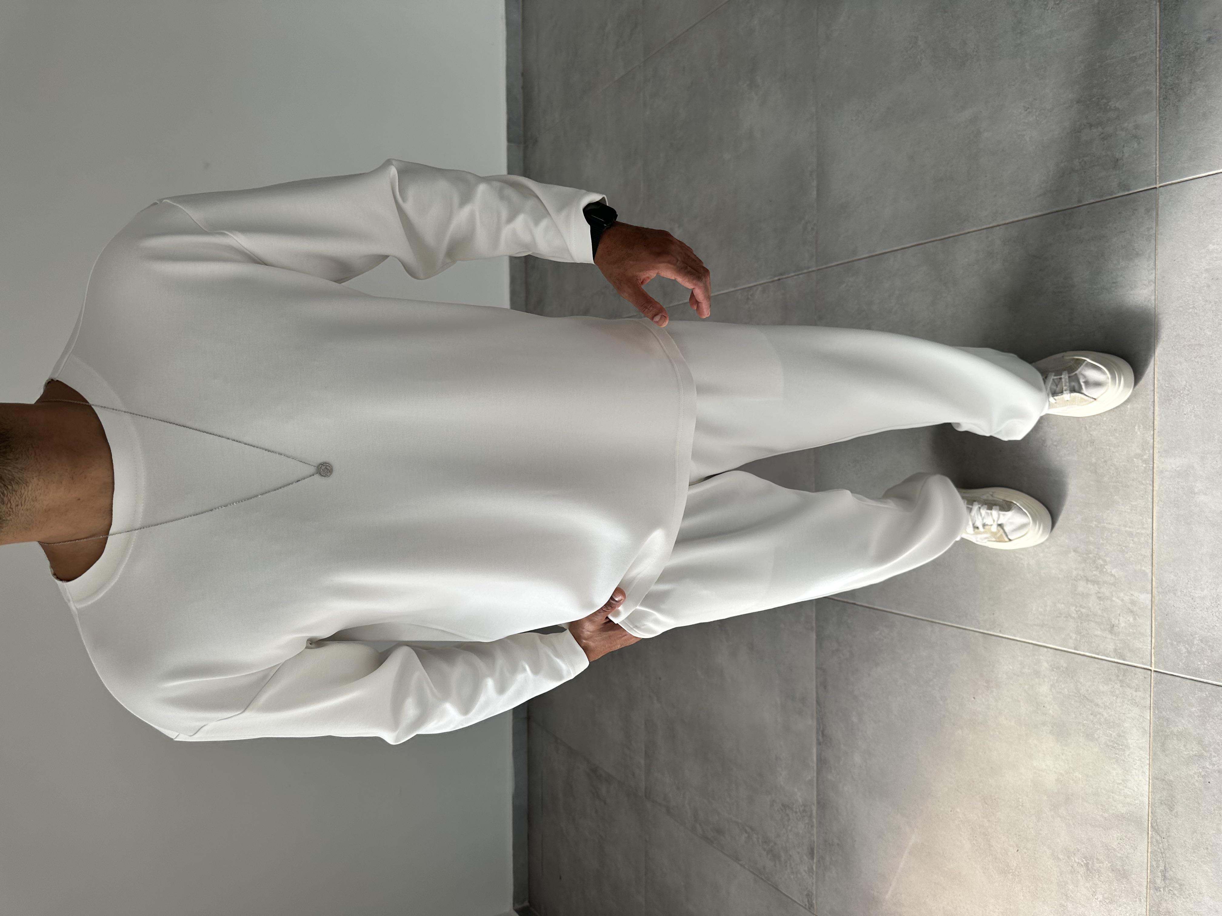 Beyaz Renk Oys Kumaş Oversize Kesim Sweatshirt