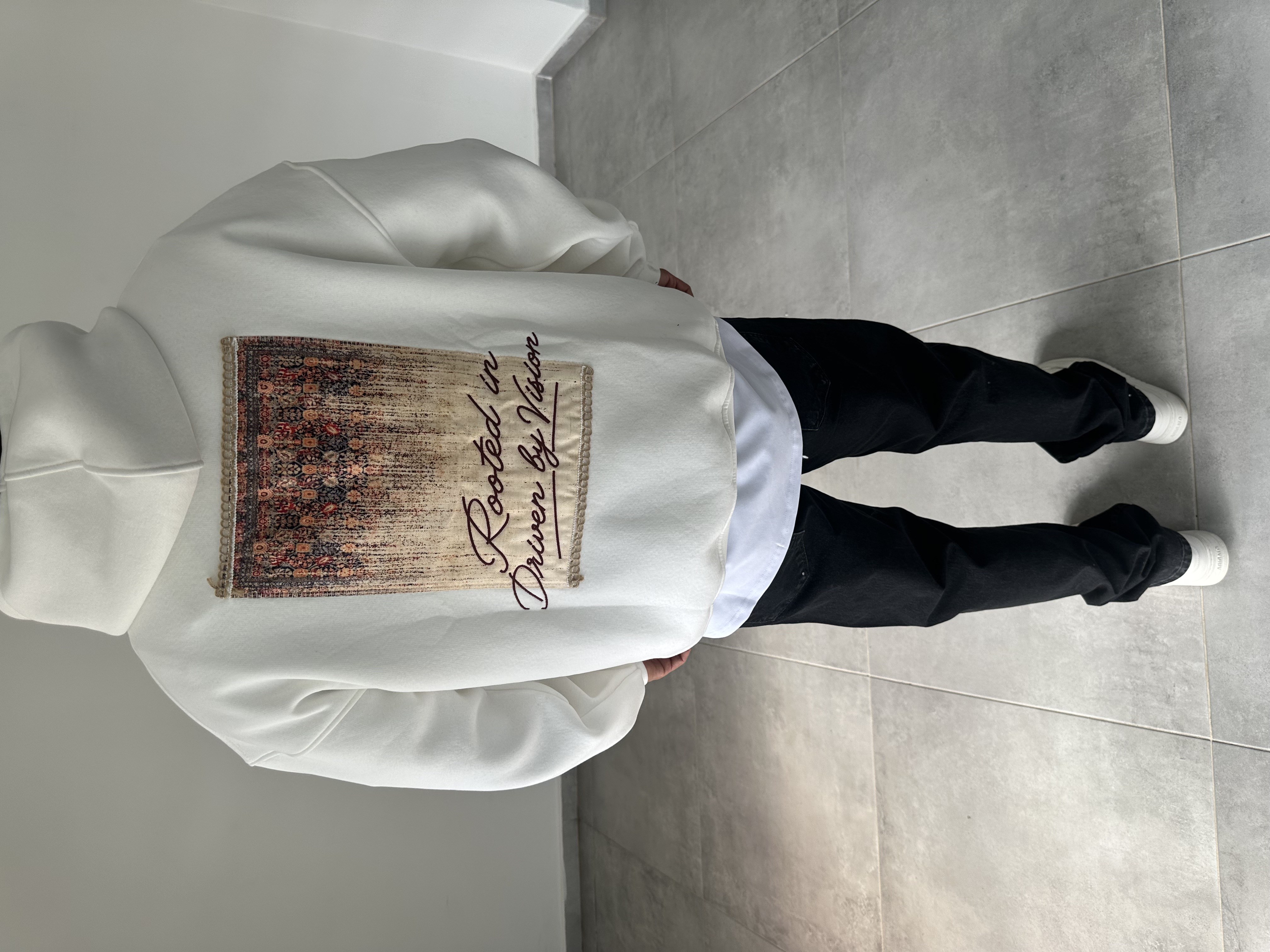 Pantch Ve Baskı Detaylı Beyaz Renk Premium Kapüşonlu Sweatshirt