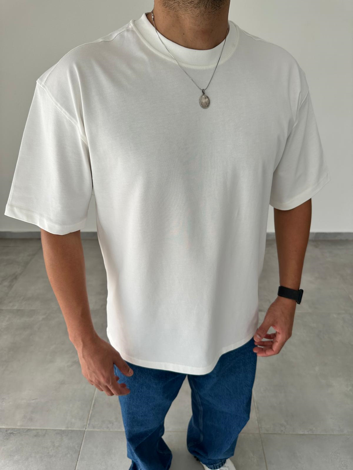 Beyaz Renk Oversize Kesim Basic T-Shirt