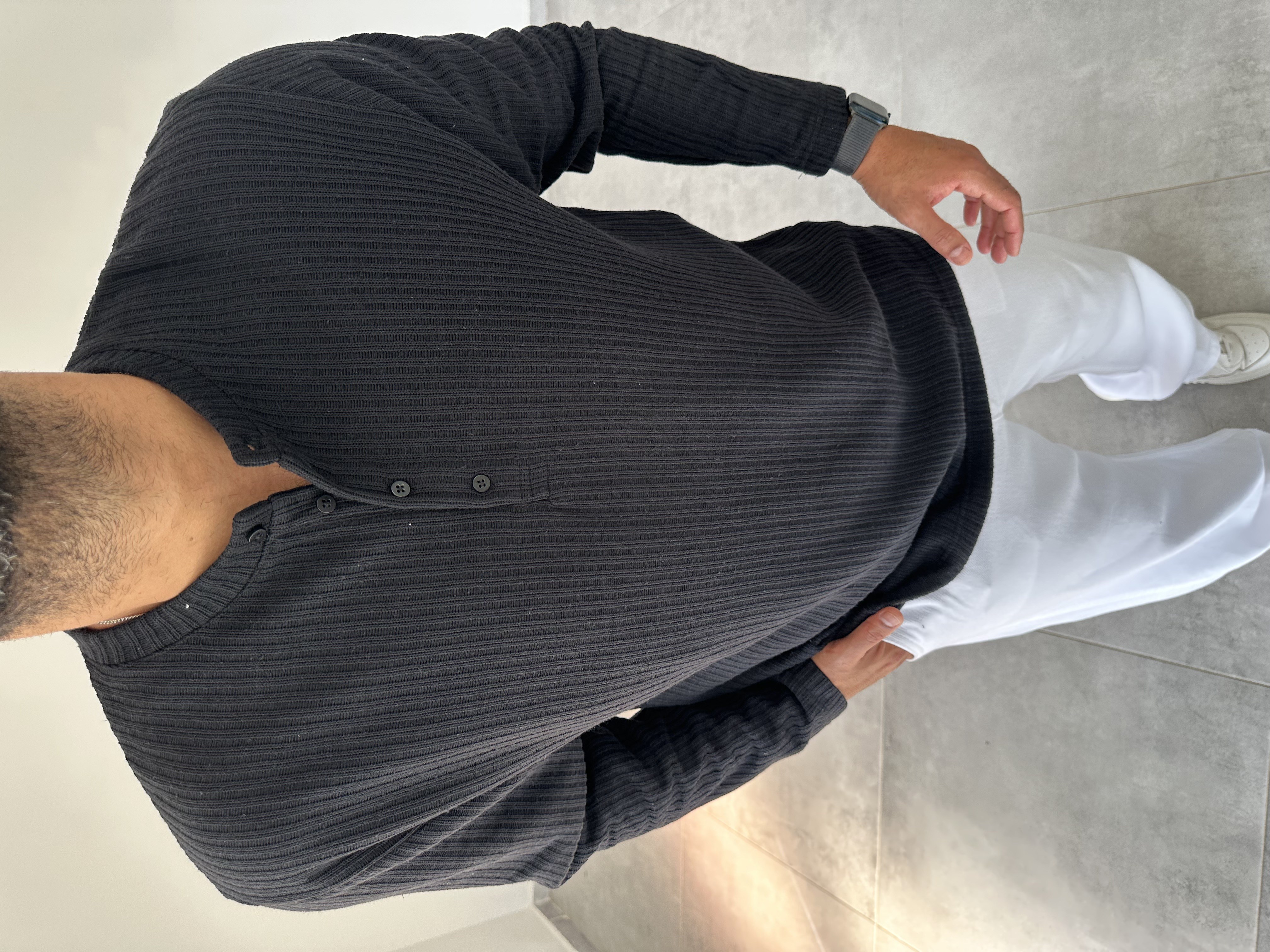 Siyah Renk Düğme Detaylı İnce Sweatshirt