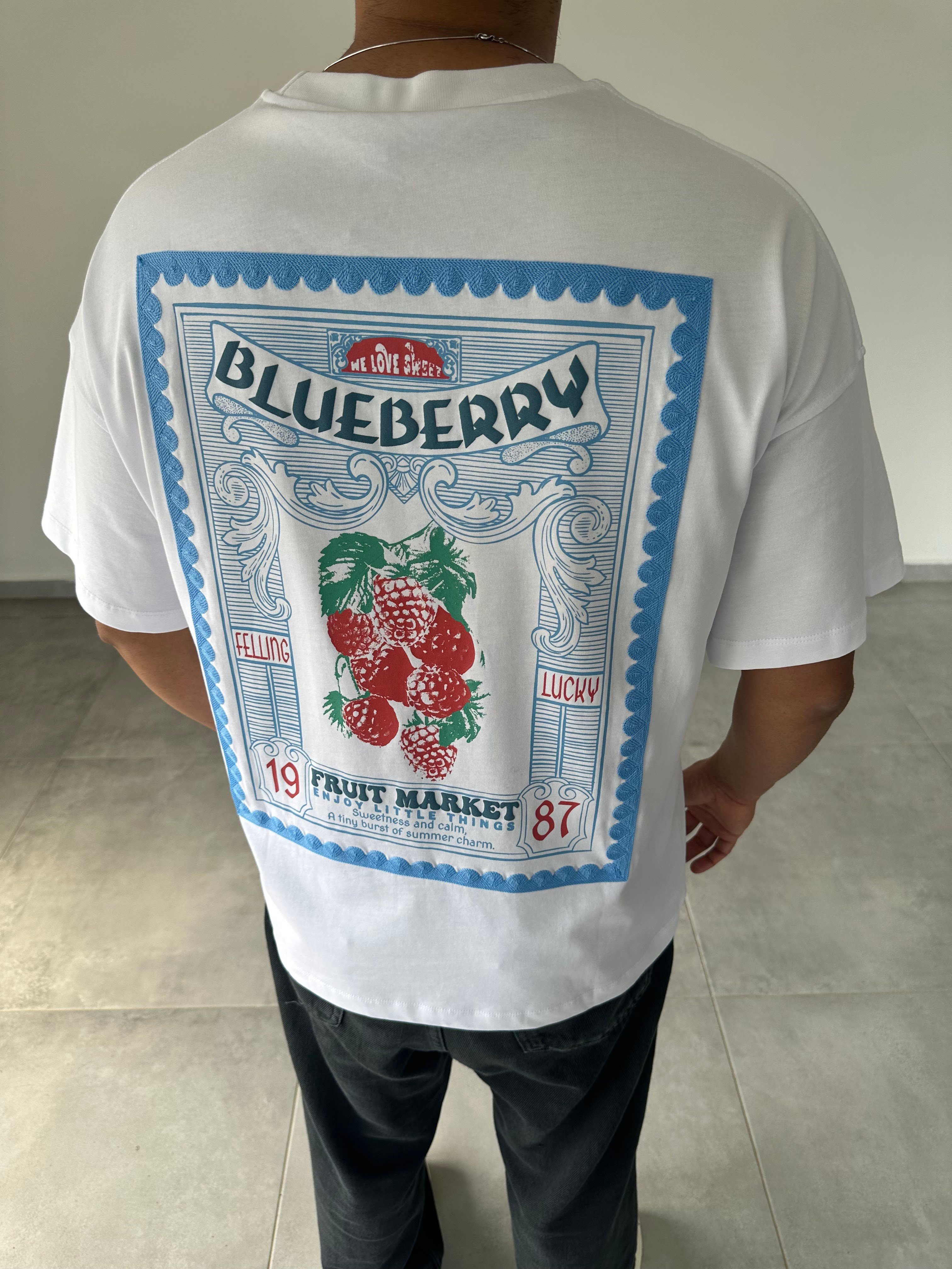 Beyaz Renk Blueberry Nakış Ve Baskı Detaylı Oversize T-Shirt