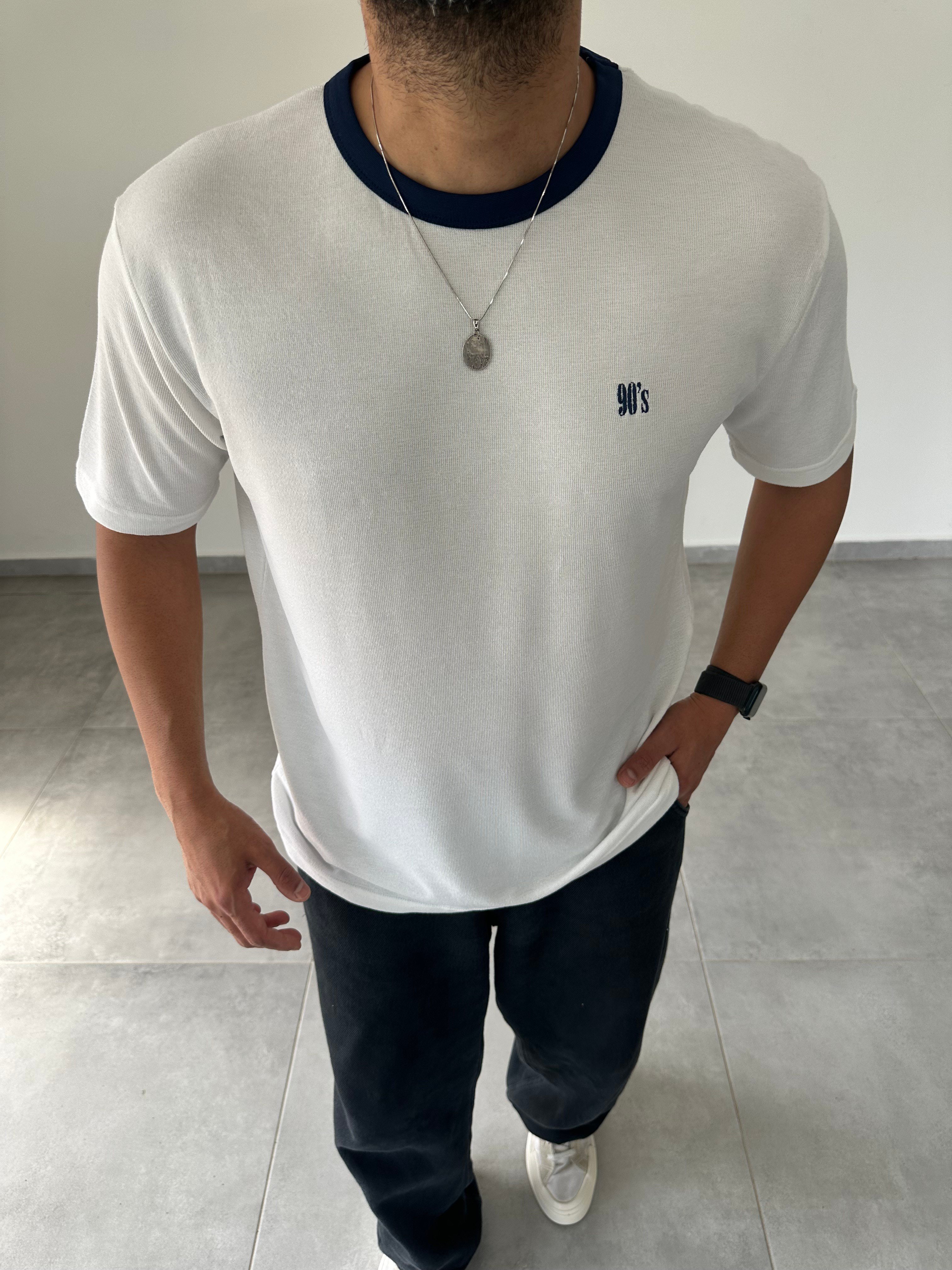 90's Nakış Detaylı Beyaz Renk Retro T-Shirt