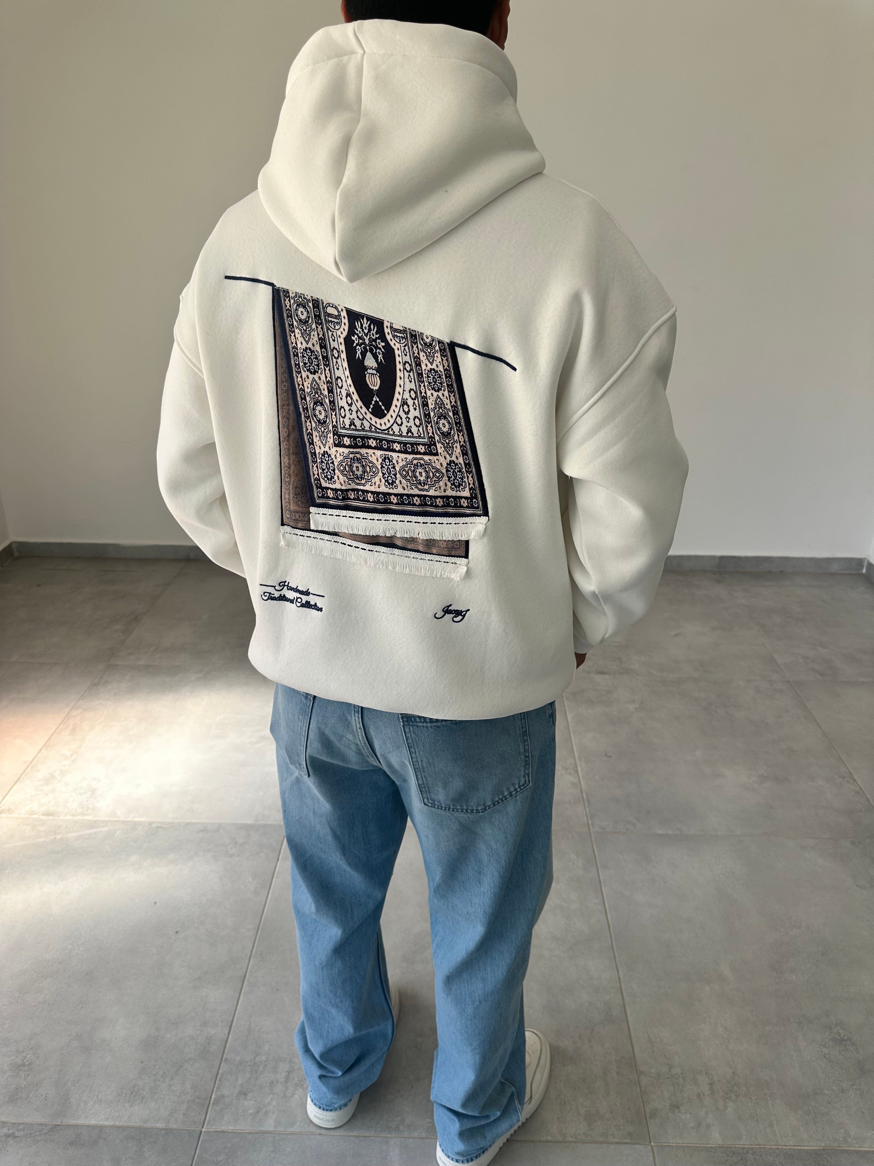 Beyaz Renk Pantch Ve Baskı Detaylı Kapüşonlu Sweatshirt