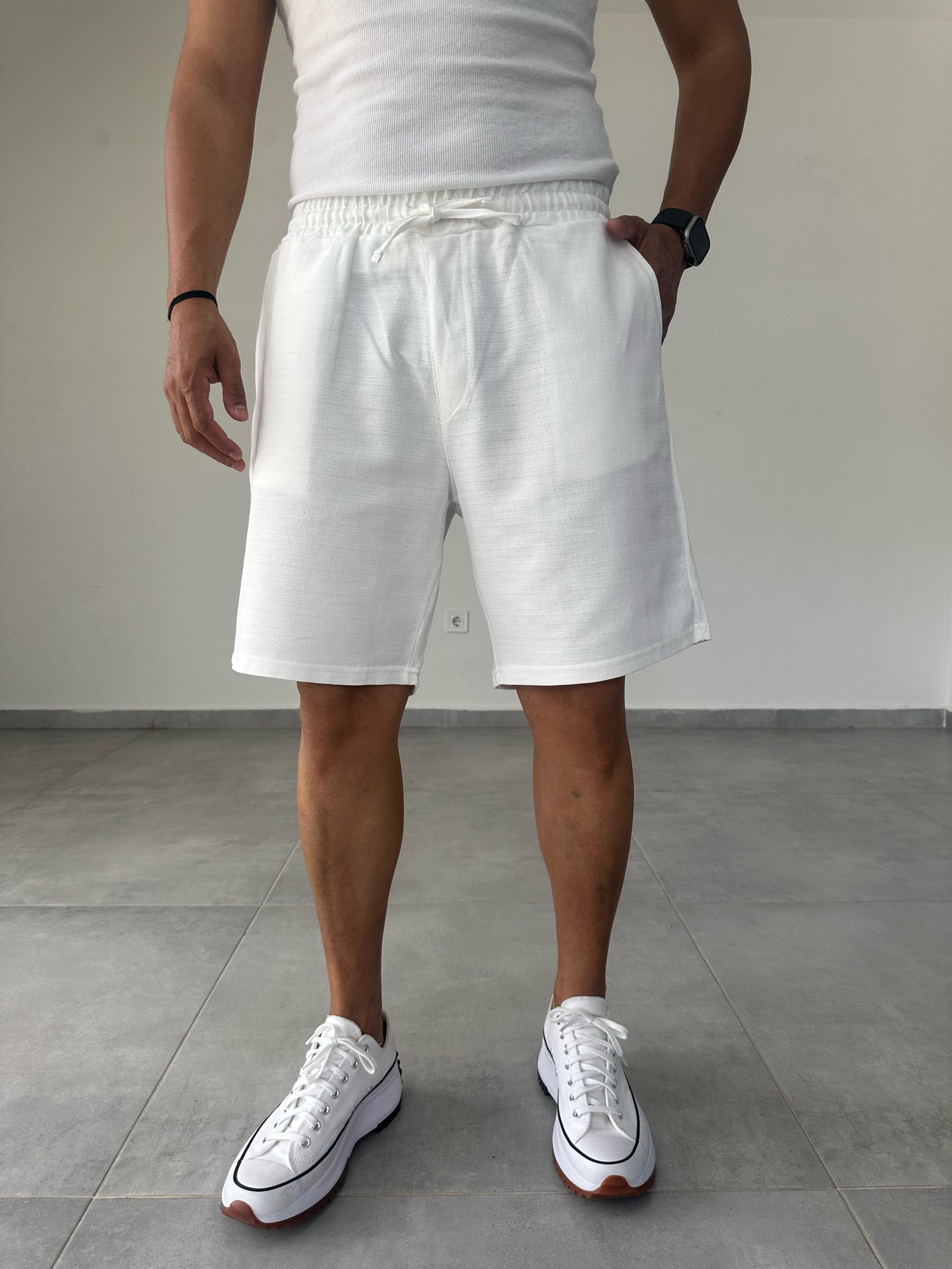 Beyaz Renk Bel Kısmı Lastikli Rahat Kesim Keten Şort