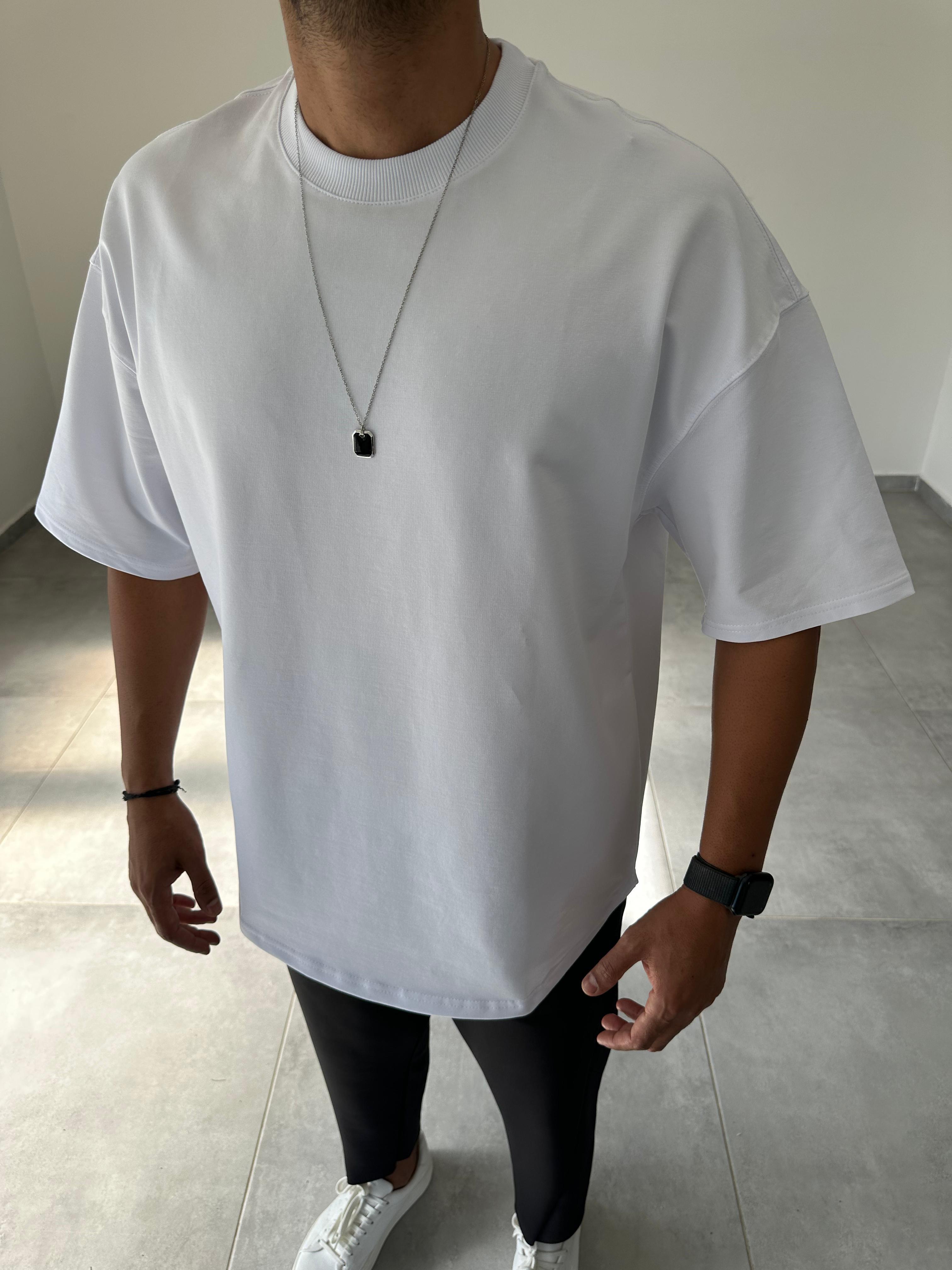 Beyaz Renk Bisiklet Yaka Kalın Kumaş Oversize T-Shirt