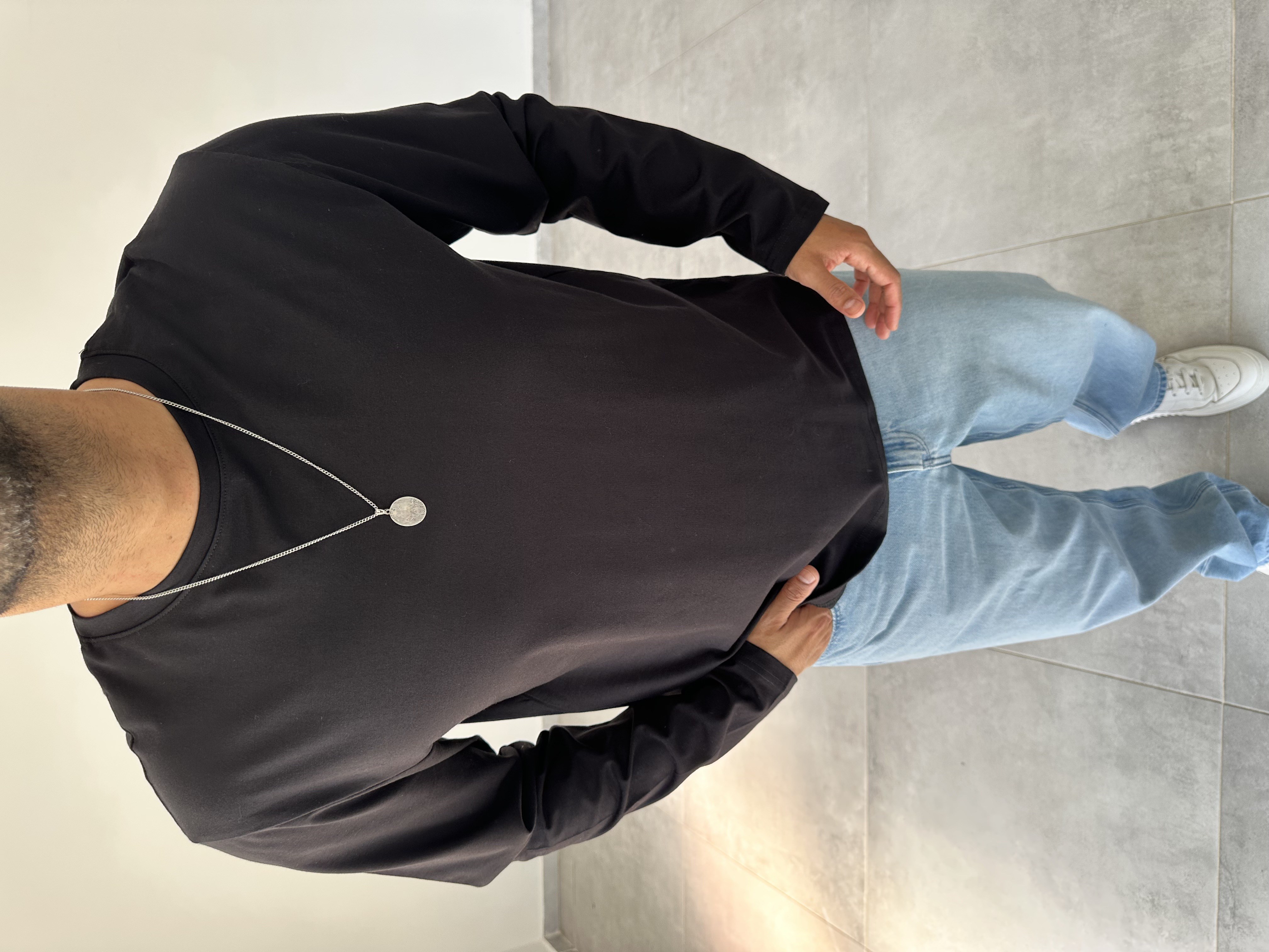Siyah Renk Rahat Kesim Yüksek Kalite Basic Sweatshirt