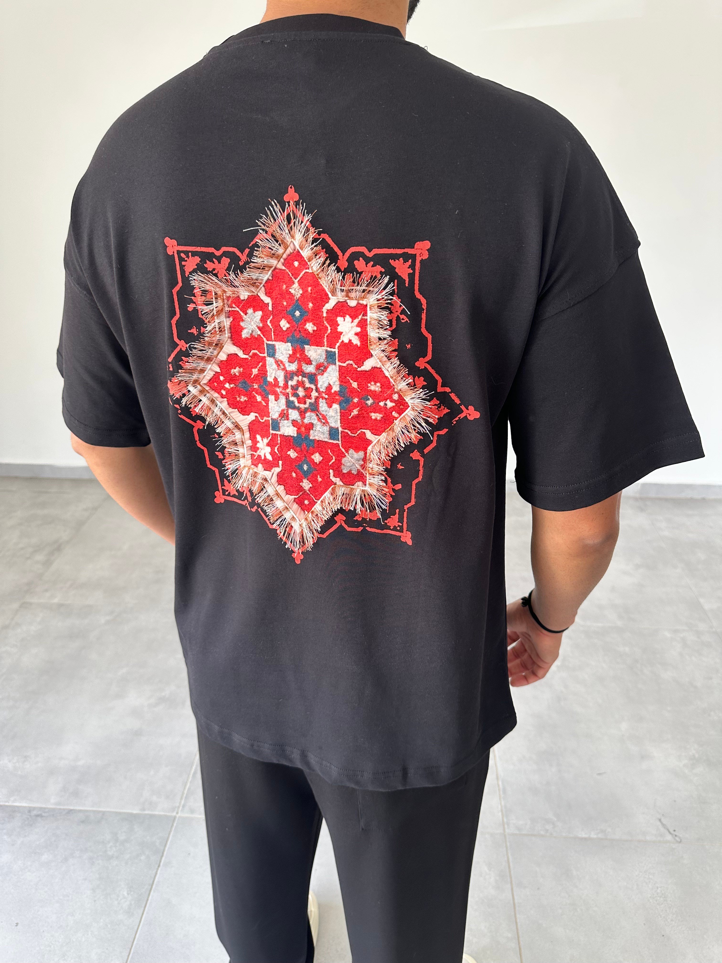 Siyah Renk Ethnic Nakış Ve Pantch Detaylı Oversize Kesim T-Shirt