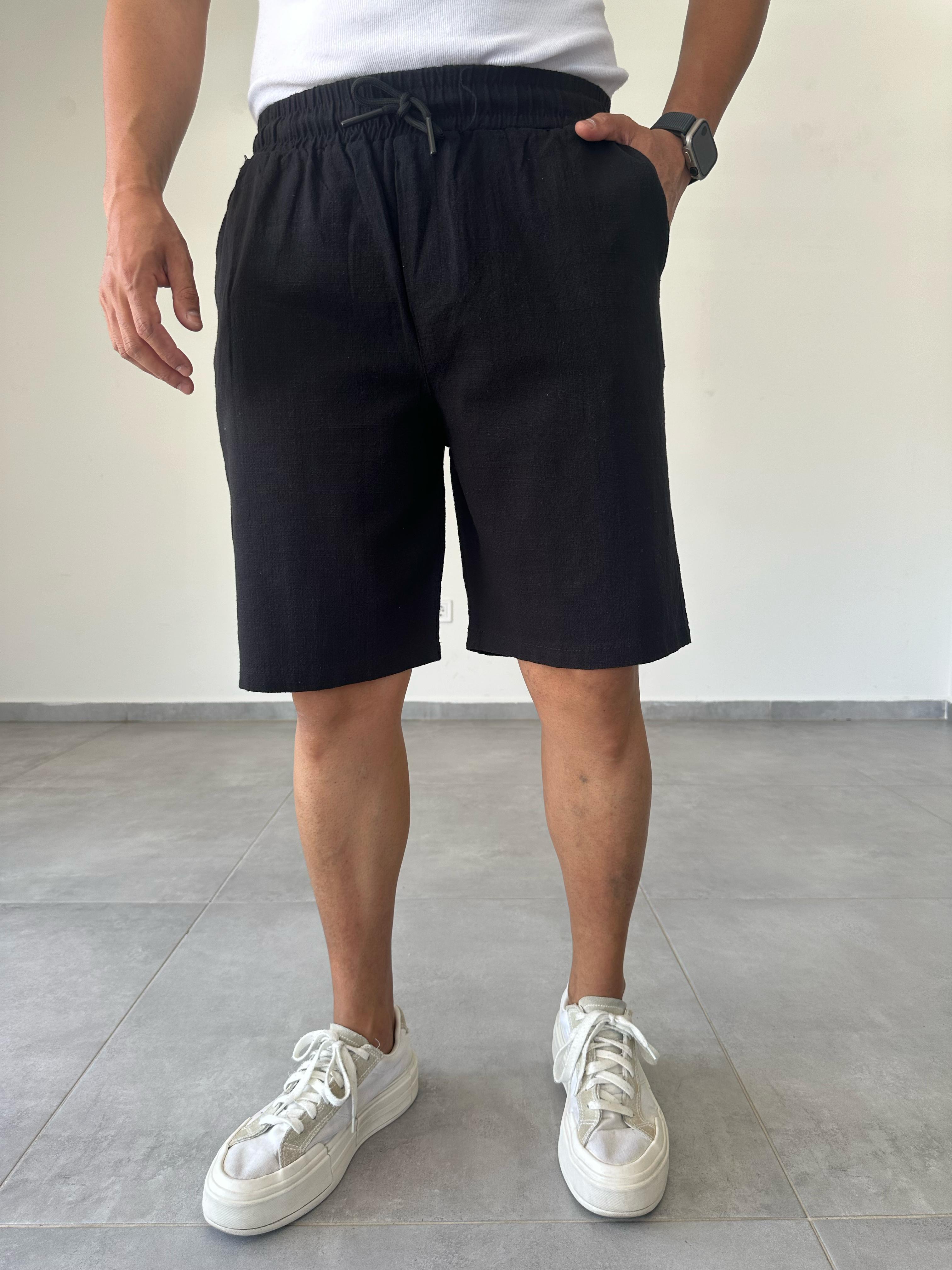 Siyah Renk Relax Fit Kesim Flamlı Keten Şort