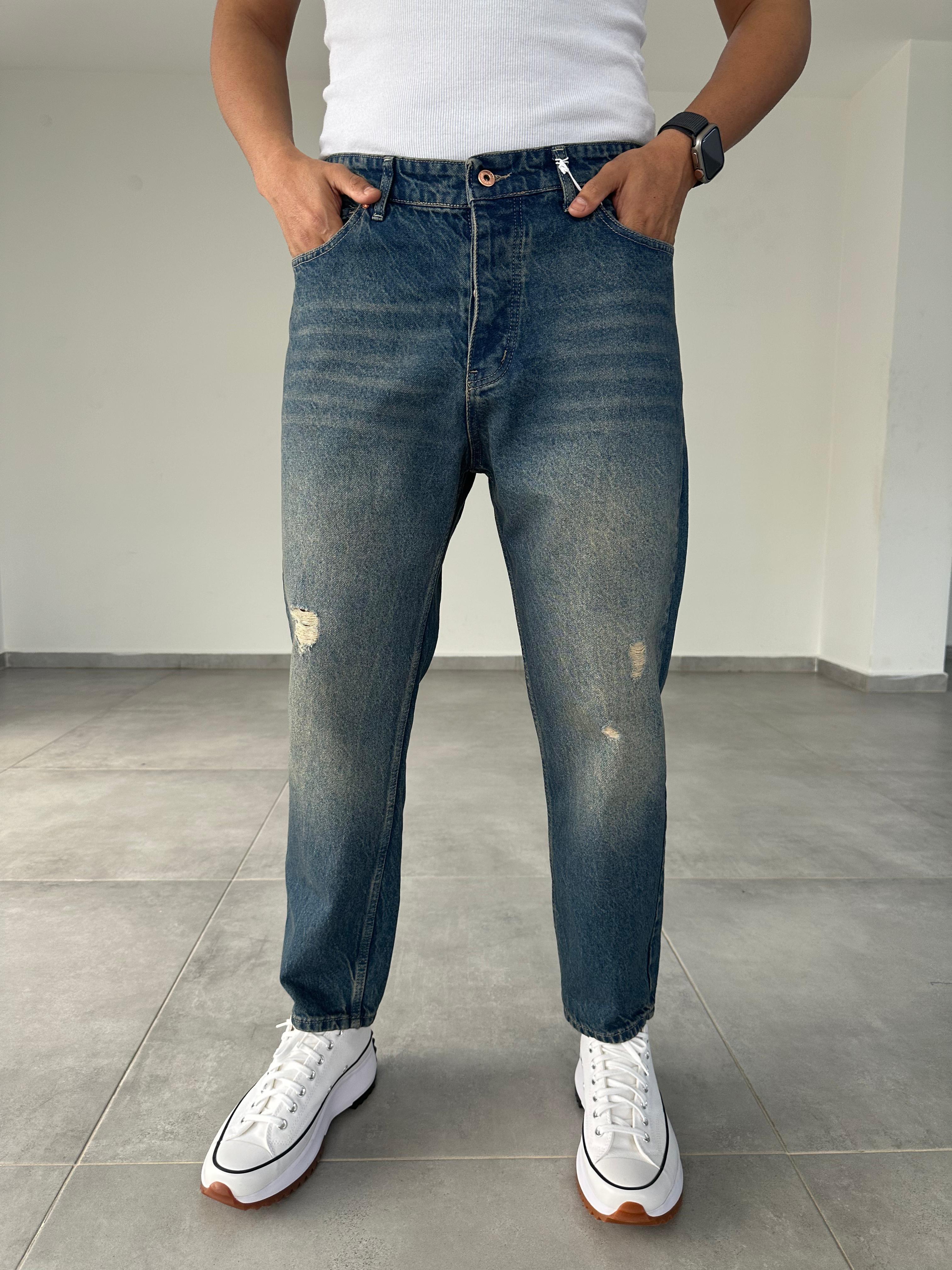 Taşlamalı Yırtık Detaylı Boyfriend Jean