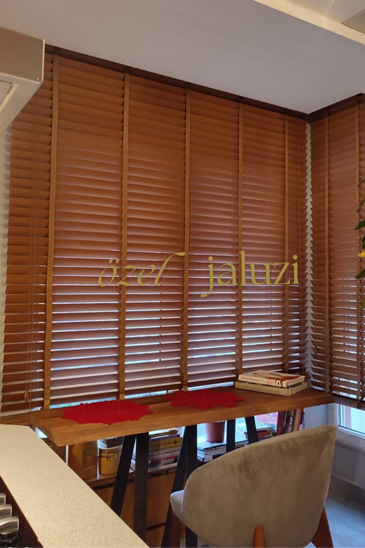 Açık Kaverengi Rengi 50 MM Ahşap Görünümlü Jaluzi