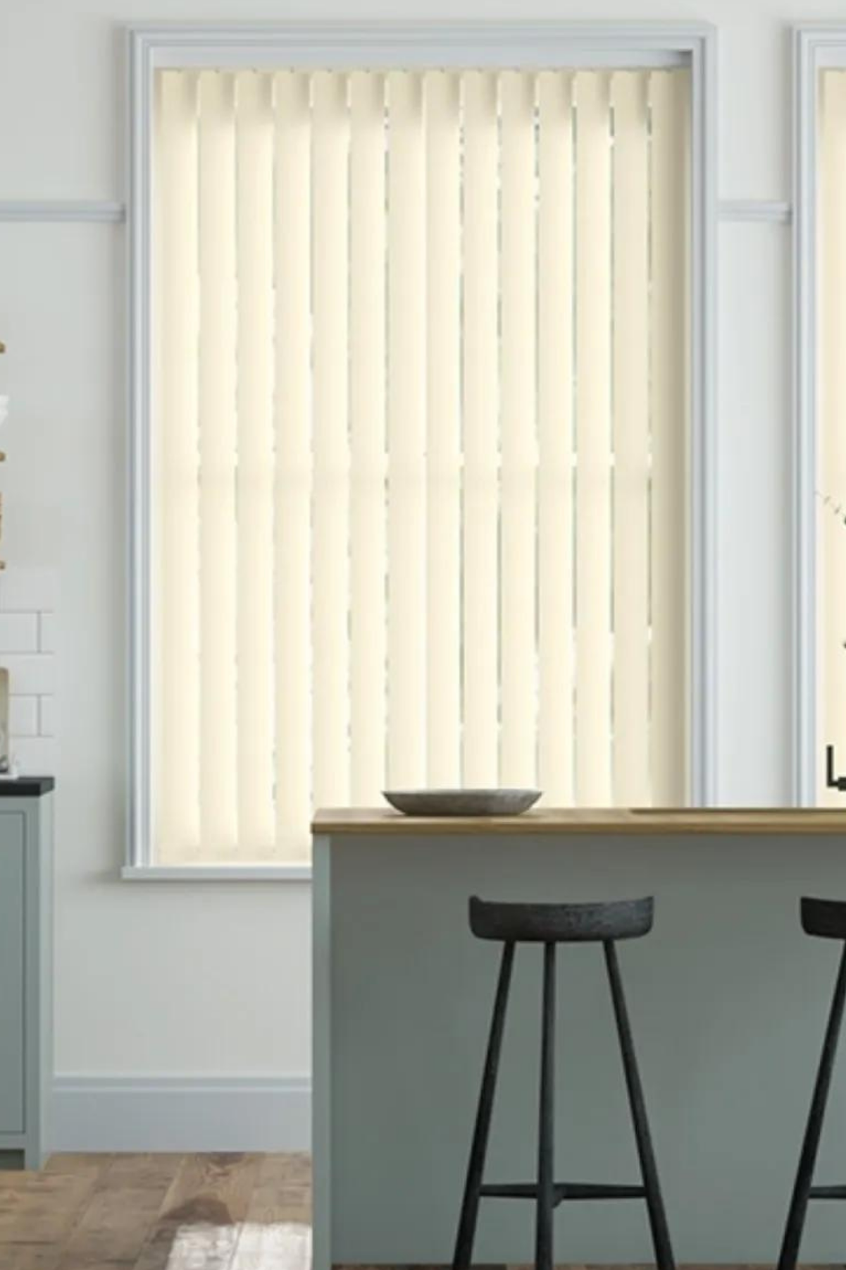 Açık Somon Renk Kumaş Dikey Perde  Döndürülebilen Tam Açık Ya Da Tam Kapalı   Kumaş Dikey