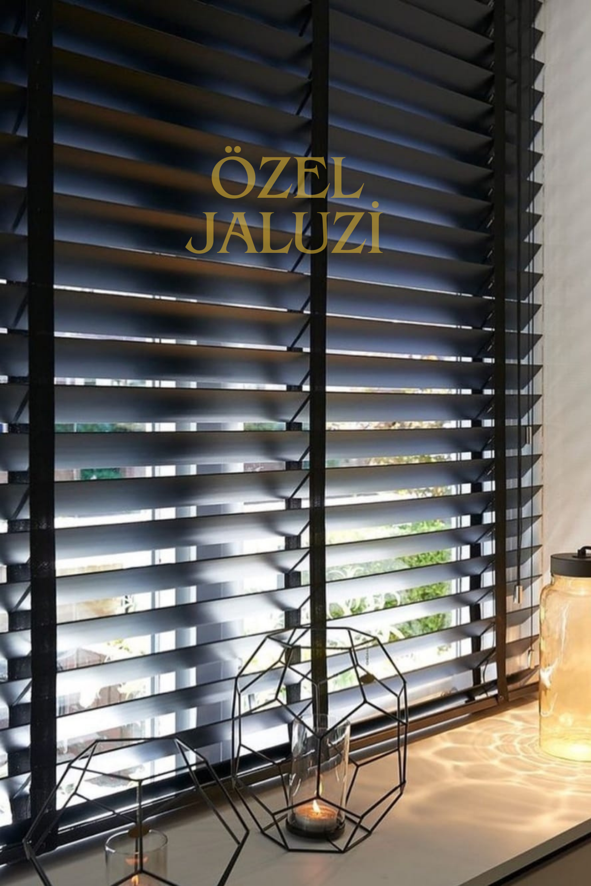 Siyah 50 MM Ahşap Görünümlü Jaluzi