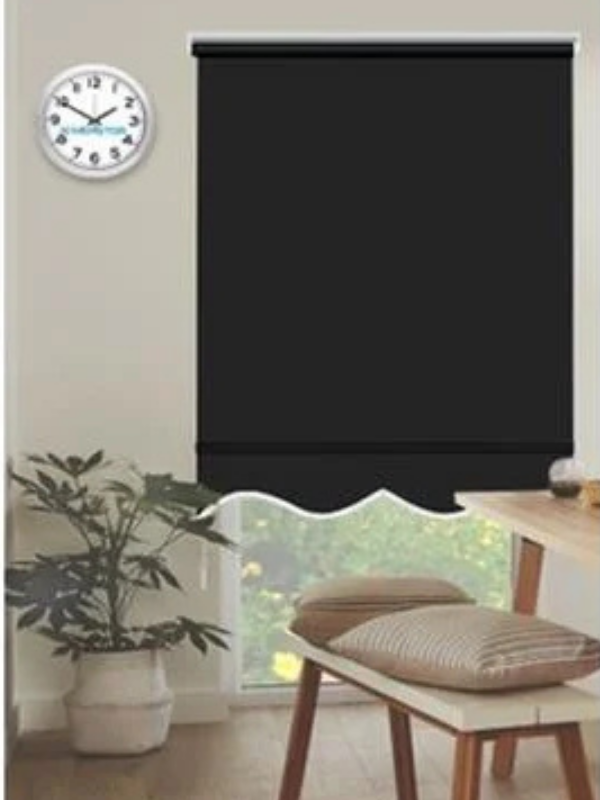 Siyah Mat Etek Dilimli Stor Perde  