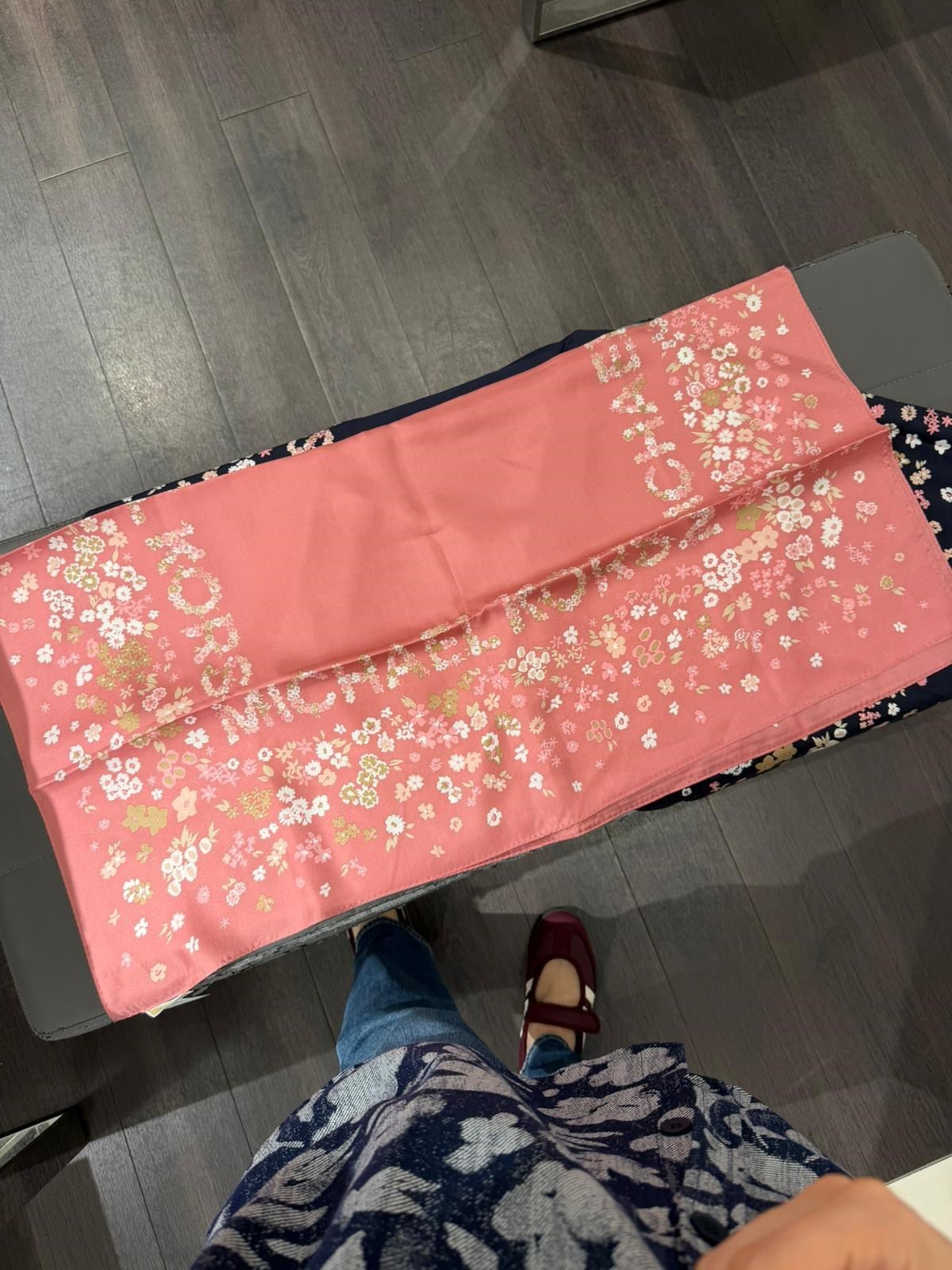 Michael Kors İpek Eşarp