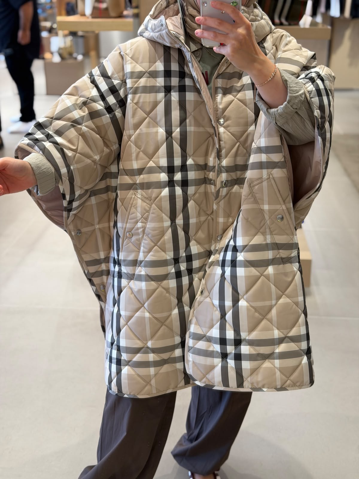 Burberry Pelerin Tarzı Mont