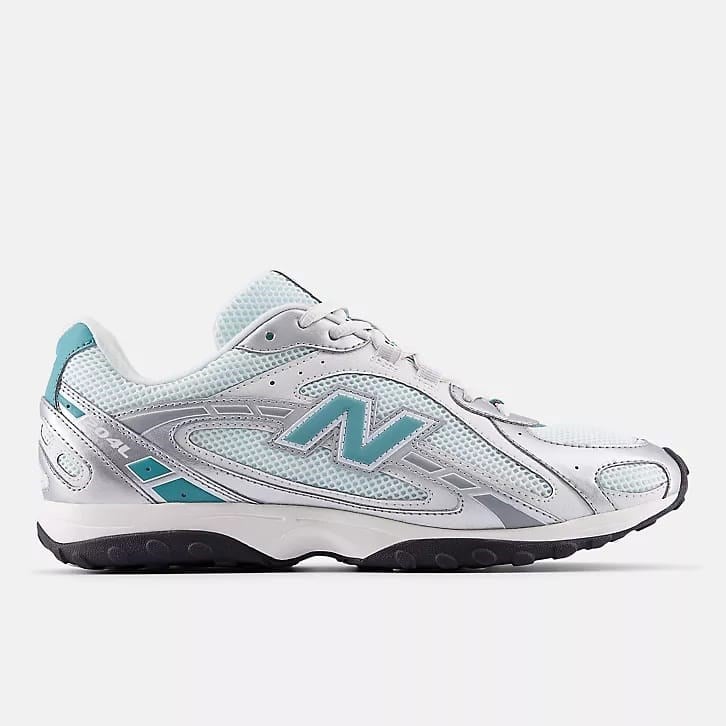 New Balance 204L Light Silver Metallic Sneakers