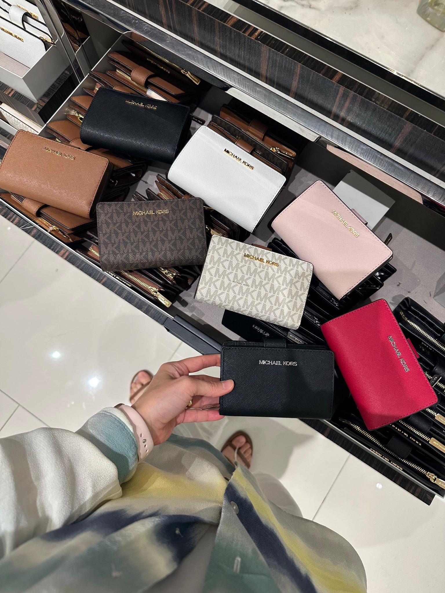 Michael Kors Orta Boy Cüzdan
