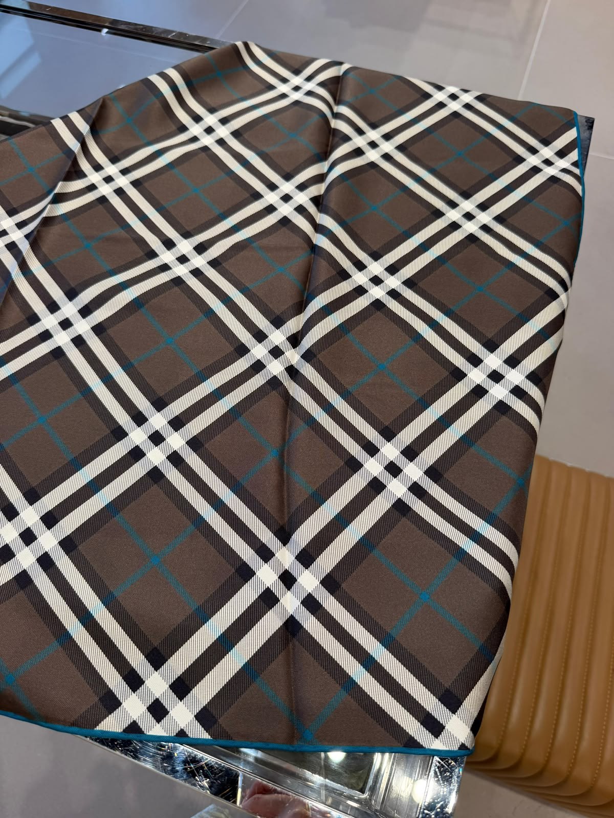 Burberry Eşarp