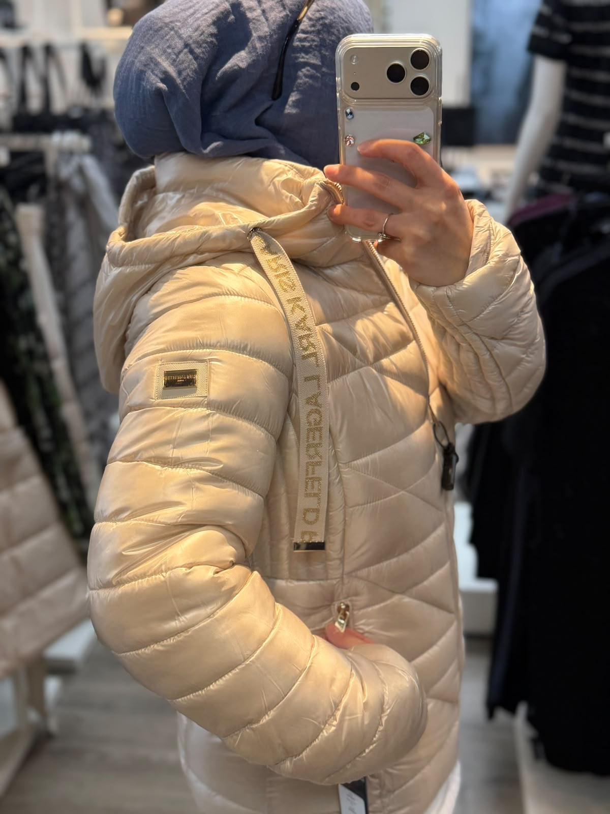 Karl Lagerfeld Mont