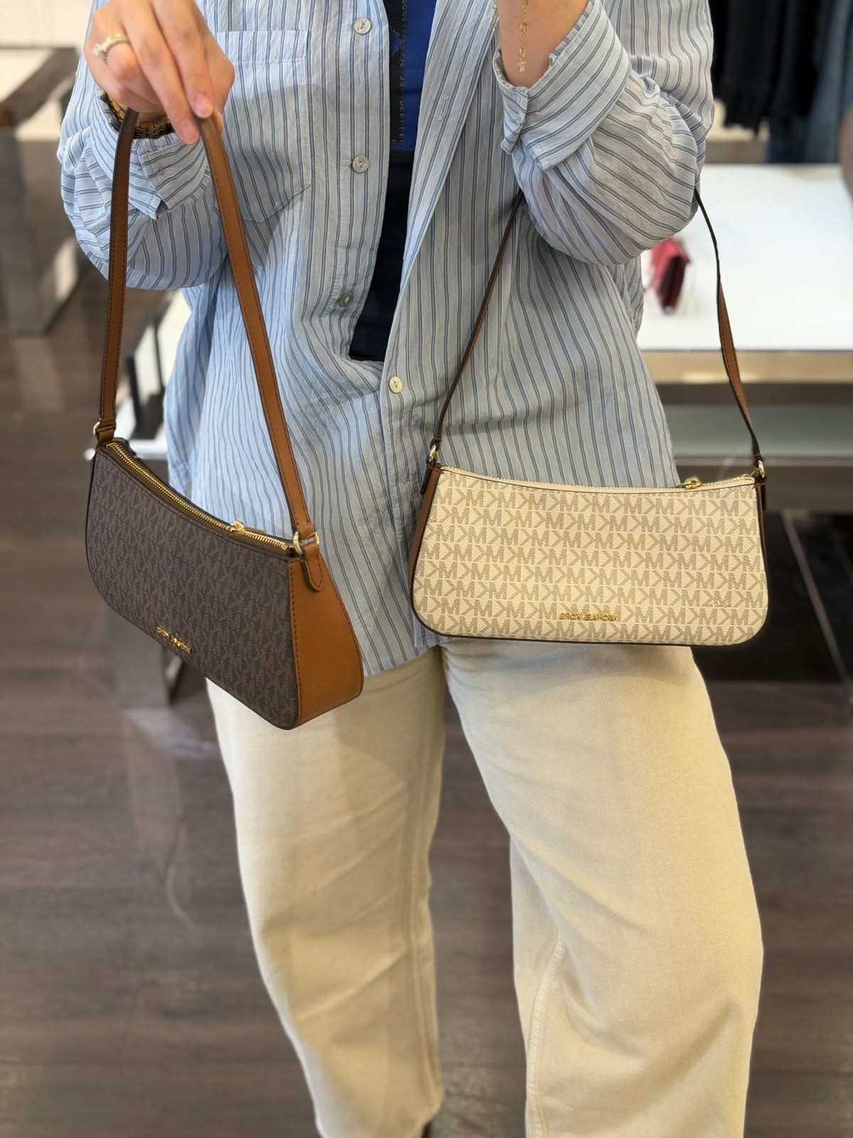Micheal Kors Sammy Small Leather Pochette