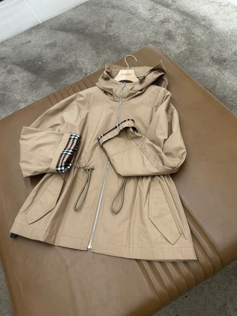 Burberry Yağmurluk