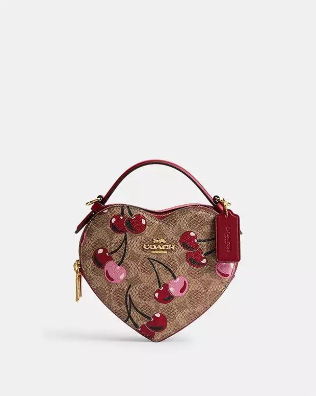 Coach Hearth Crossbody Çanta | Şıklık ve Konforun Birleşimi