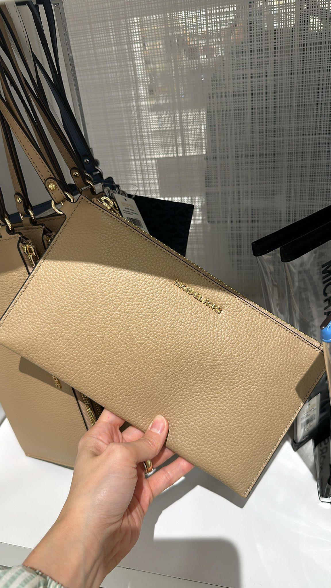 Michael Kors Clutch 