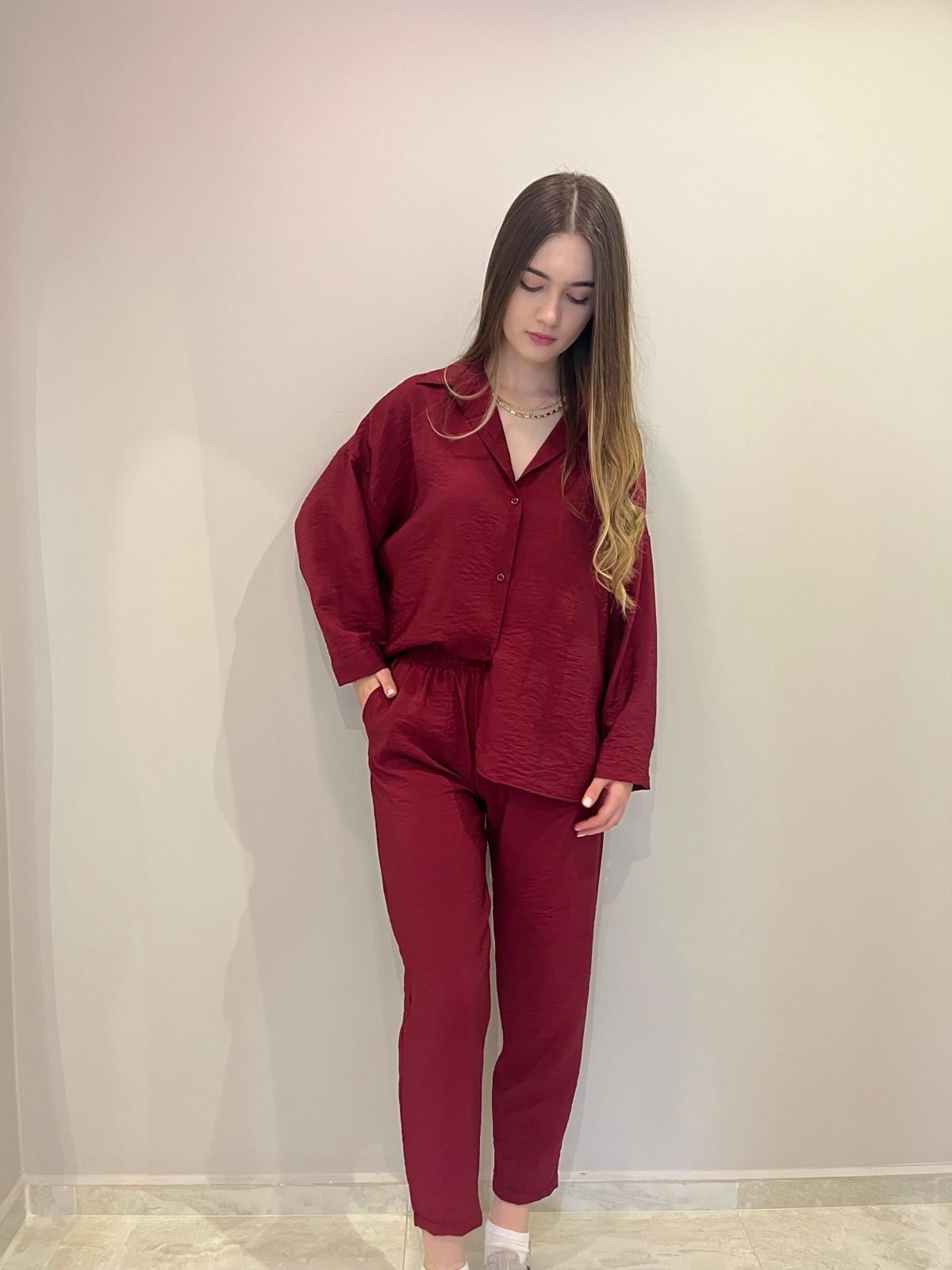 Bordo Önü Düğmeli Gömlek Beli Lastikli Pantolon Takım