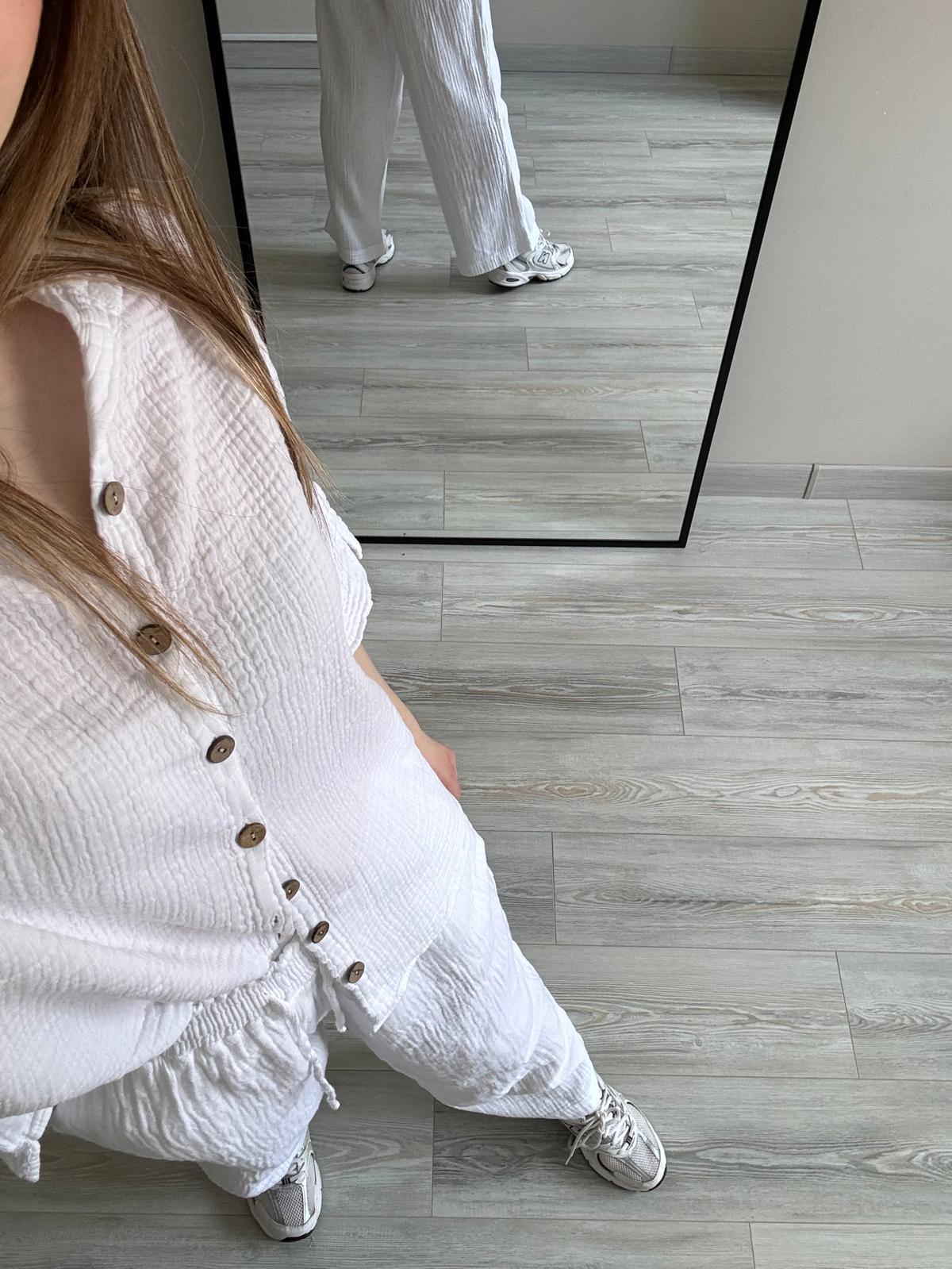 Beyaz muslin gömlek