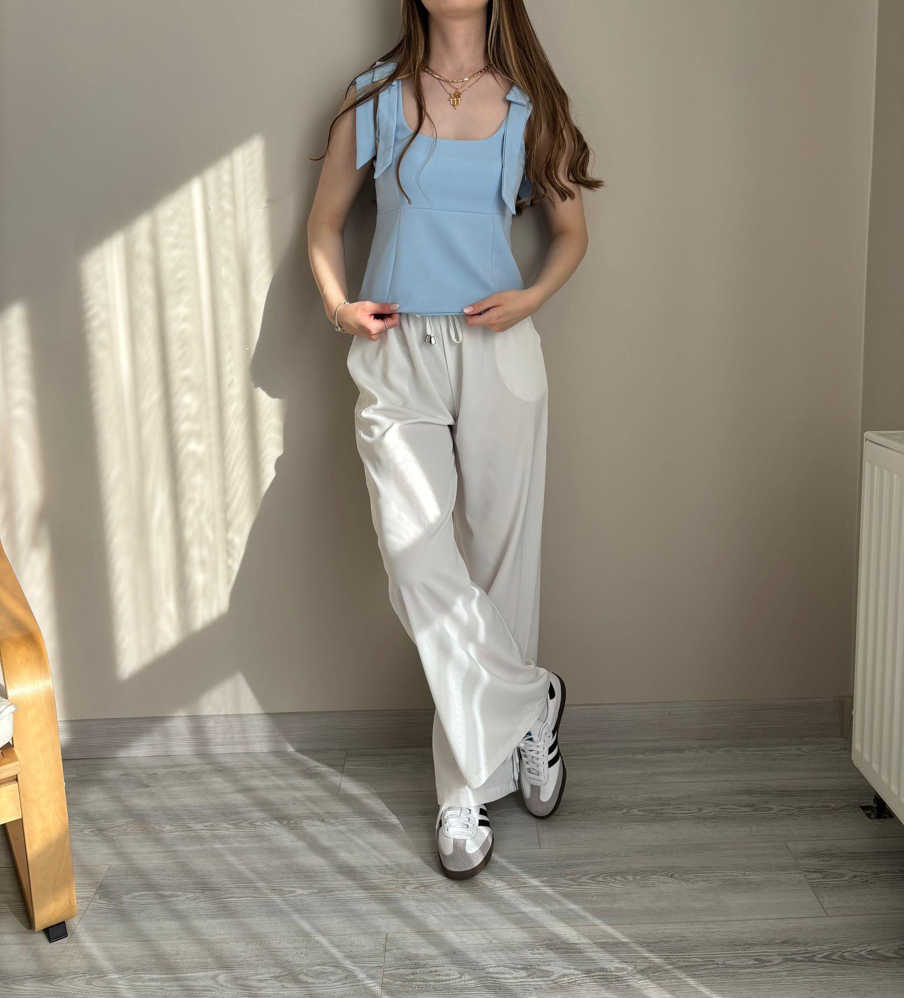 Fiyonk Detaylı Mavi Bluz