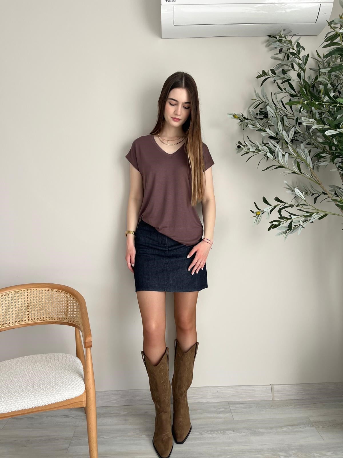 Kahve V Yaka Modal T-shirt